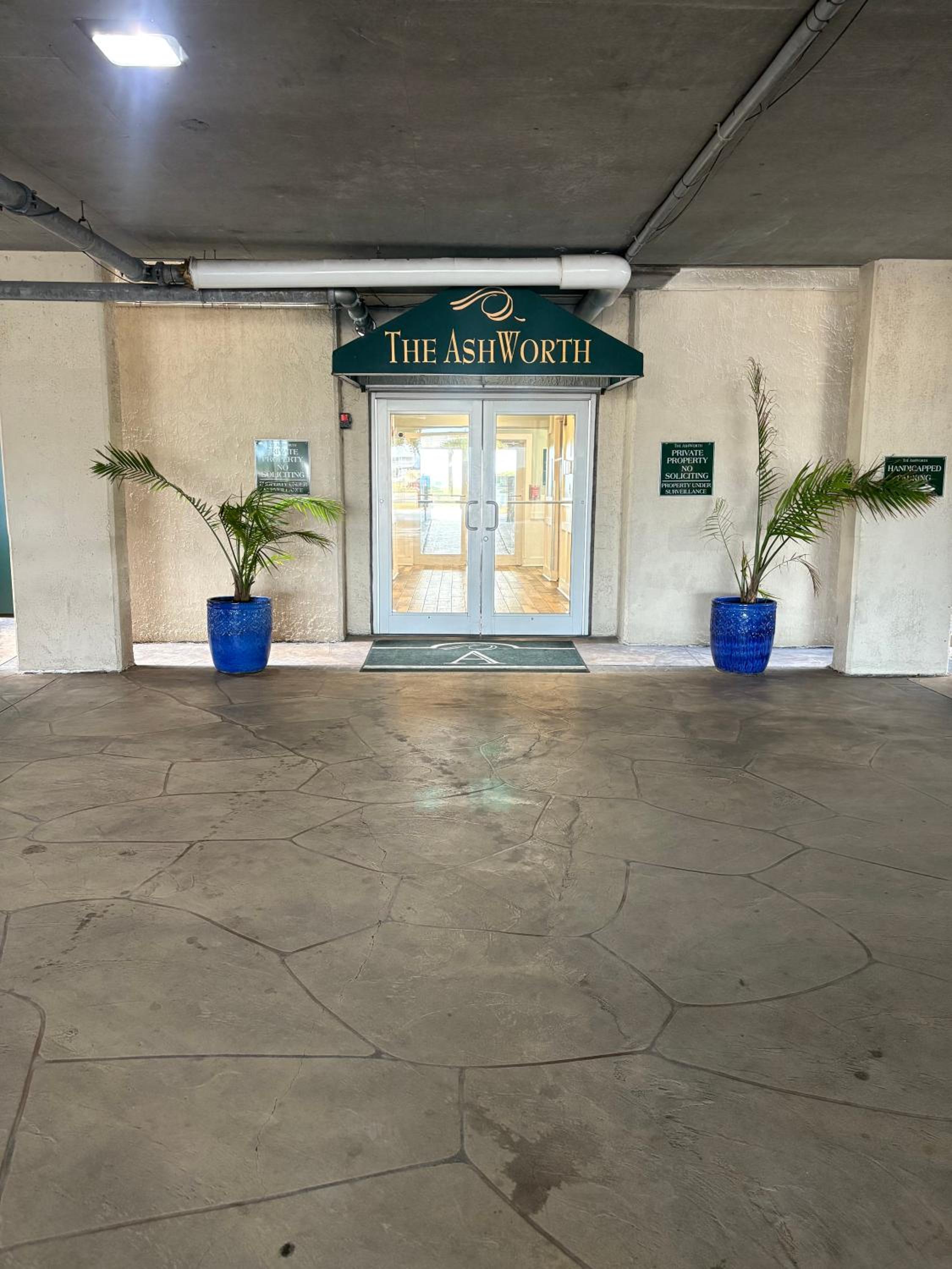 Ashworh 1001 Four Bedroom Condo Oceanfront 