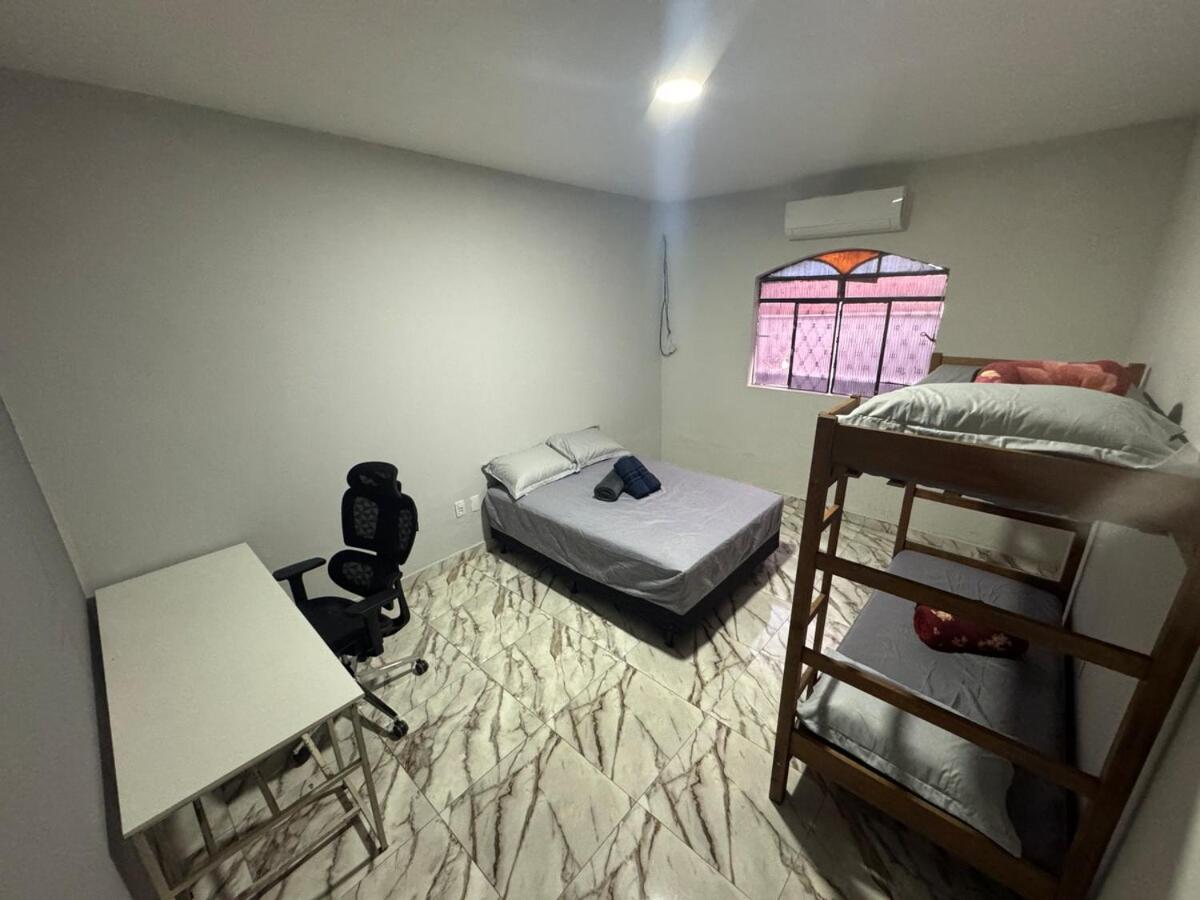 Casa espaçosa com piscina e churrasqueira