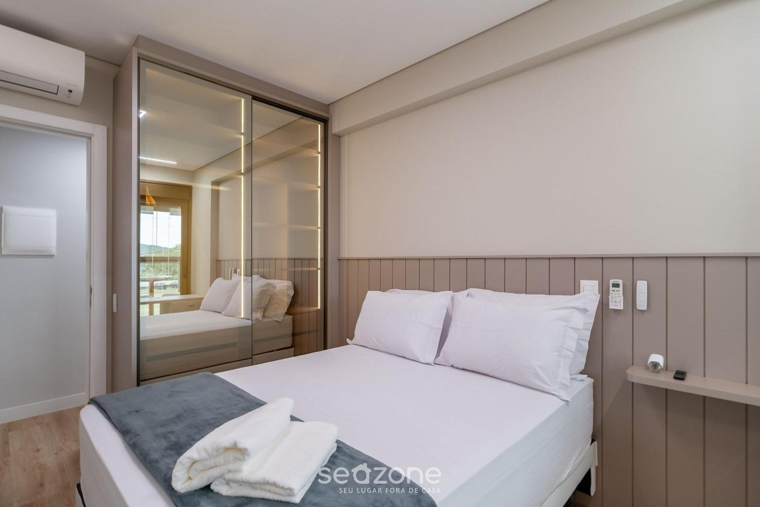 Apart w/ 2 Suites in Jurerê Internacional VVC0202