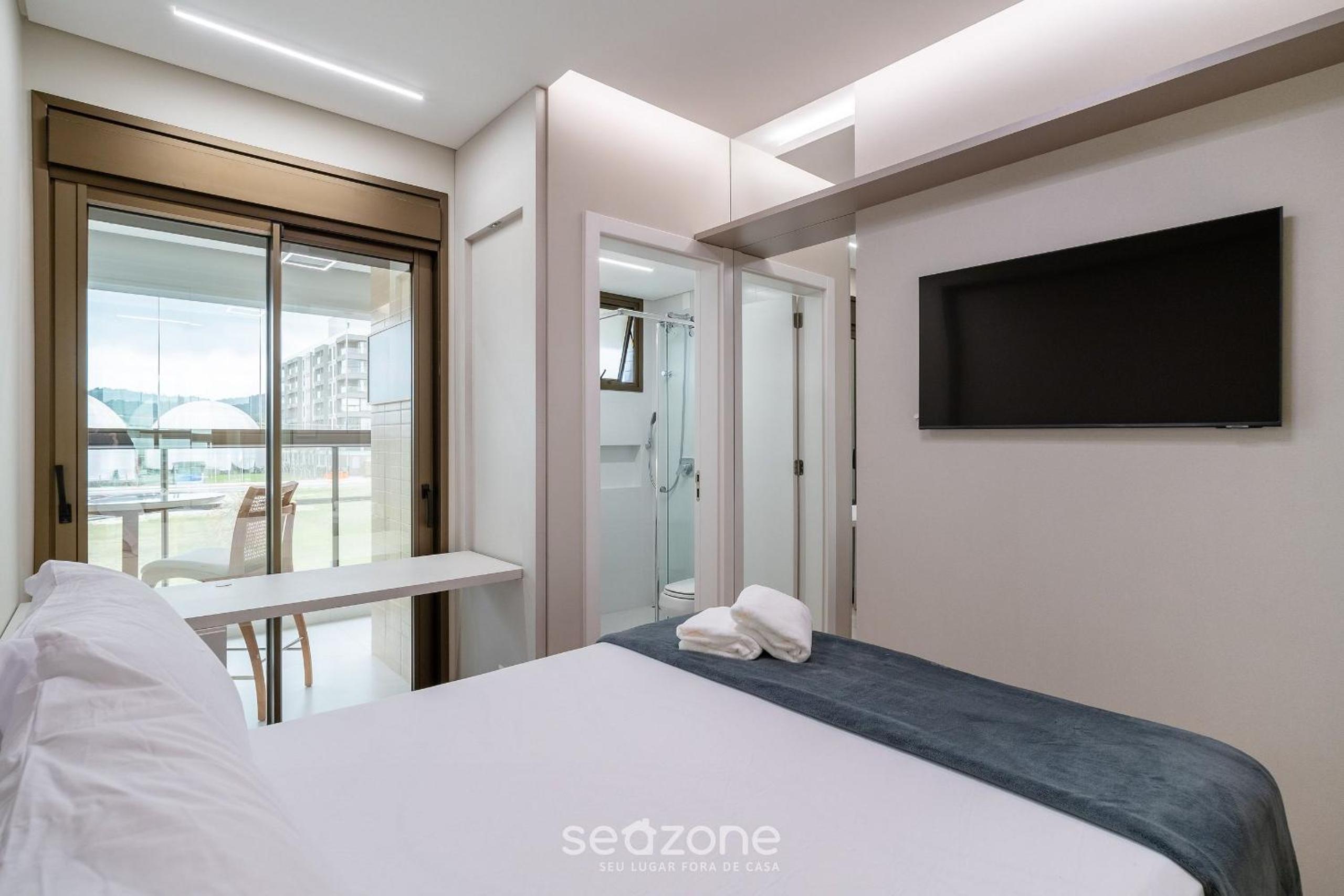 Apart w/ 2 Suites in Jurerê Internacional VVC0202