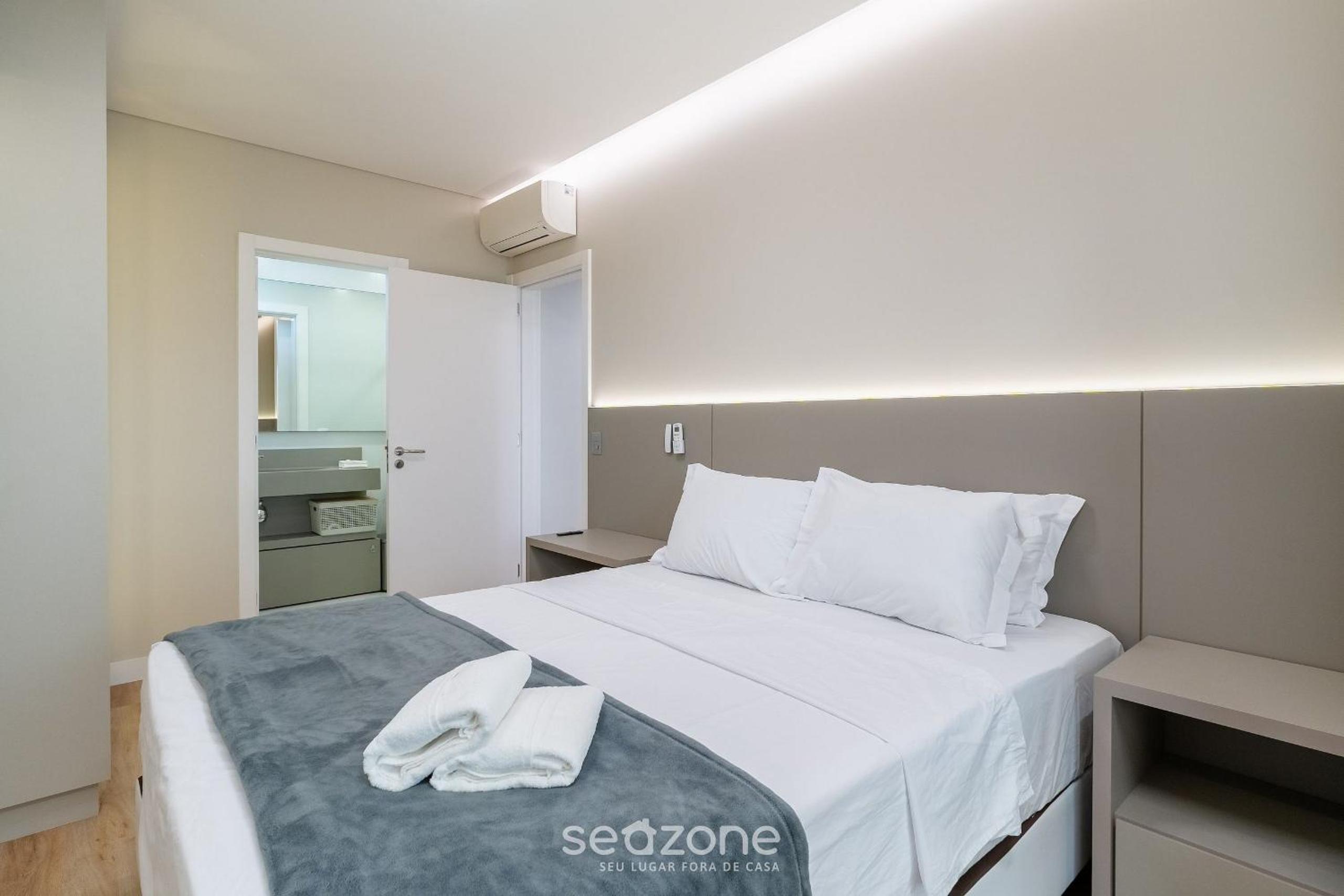 Apart w/ 2 Suites in Jurerê Internacional VVC0202