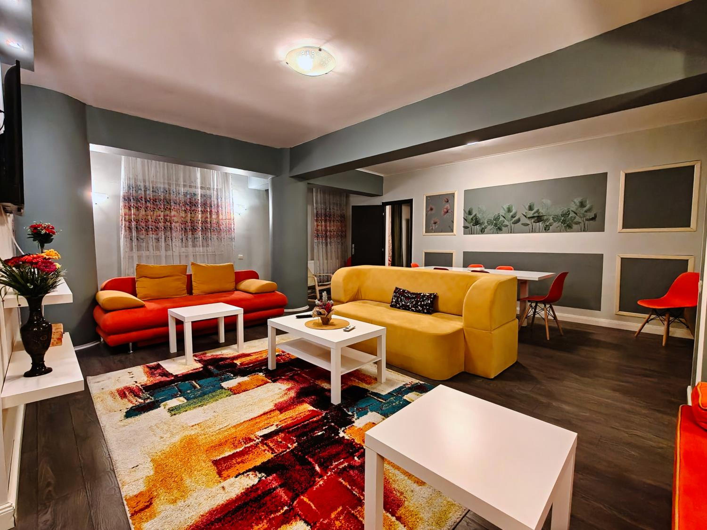 Balcesti Design Apartments - Walk to Old Town - Pumo Properties