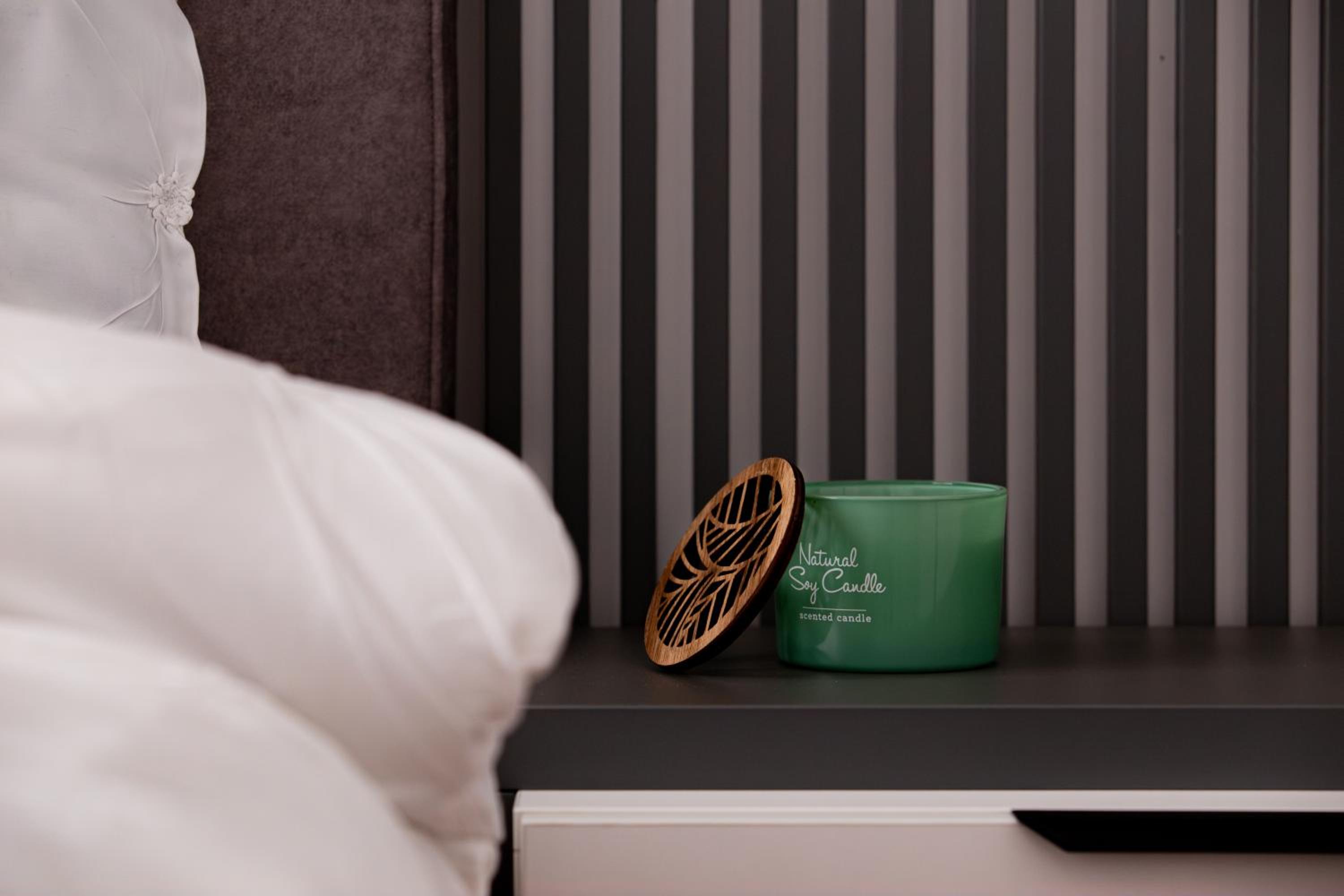 ARI Grand Black&White - 2BR with Terrace