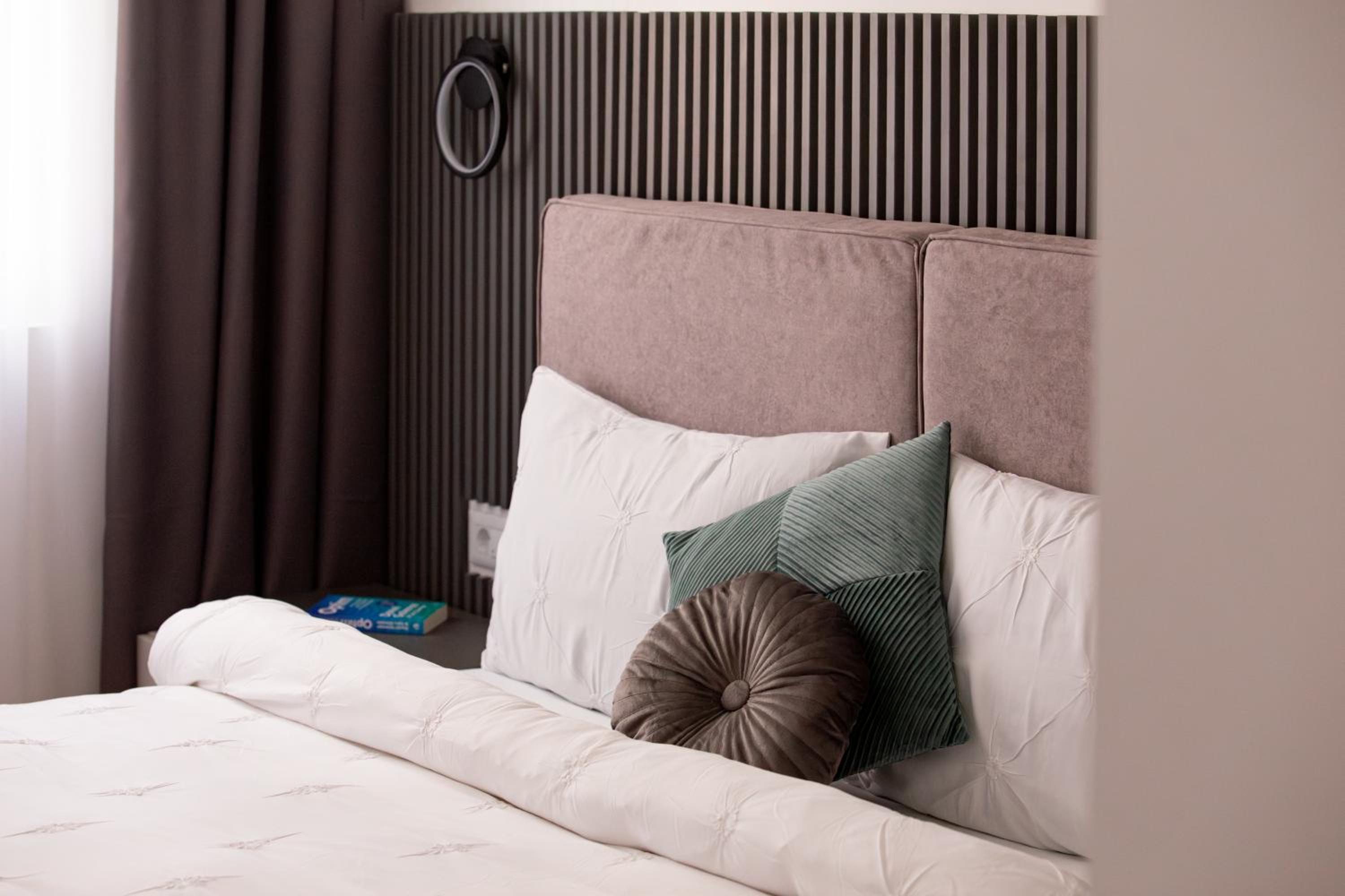 ARI Grand Black&White - 2BR with Terrace