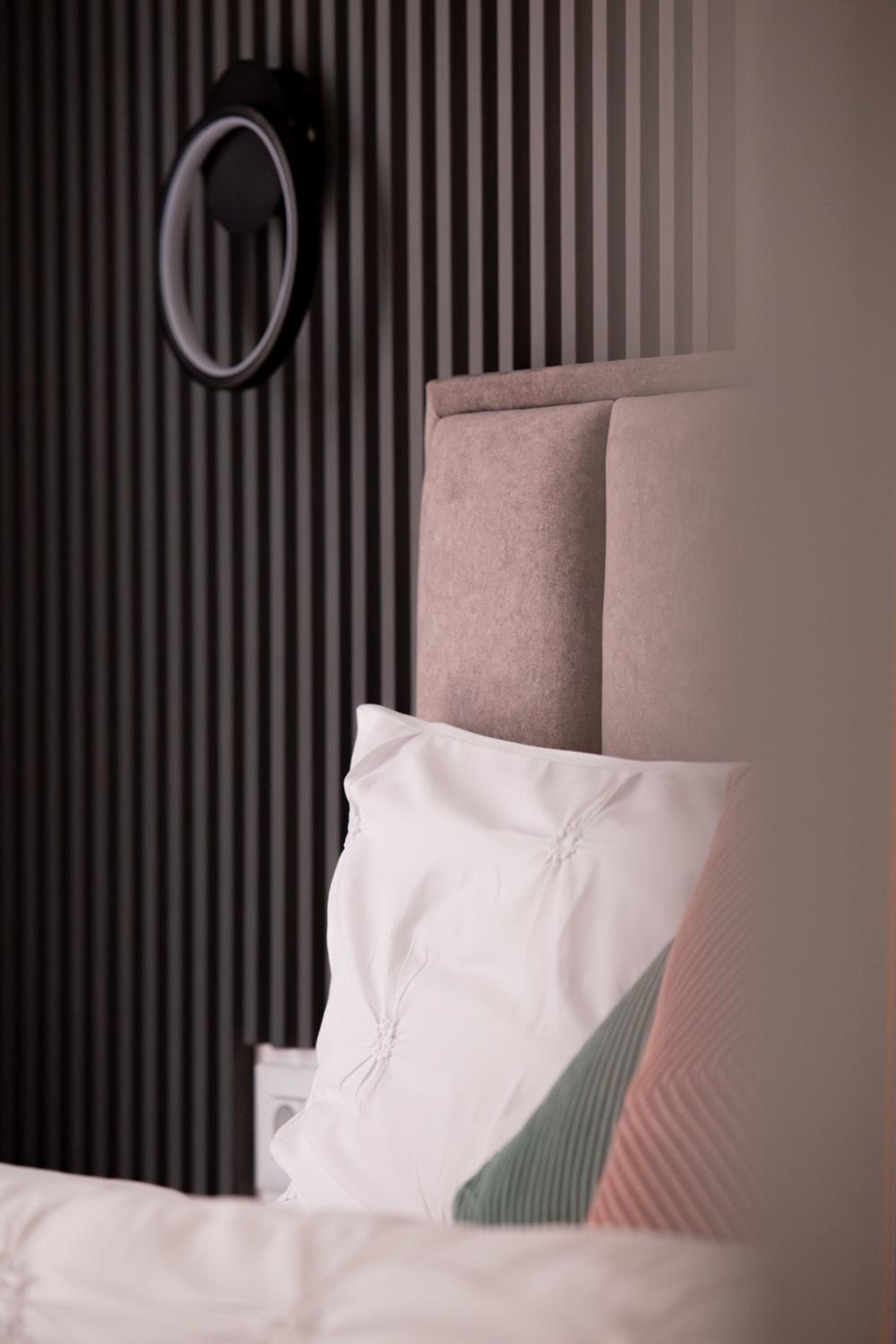 ARI Grand Black&White - 2BR with Terrace