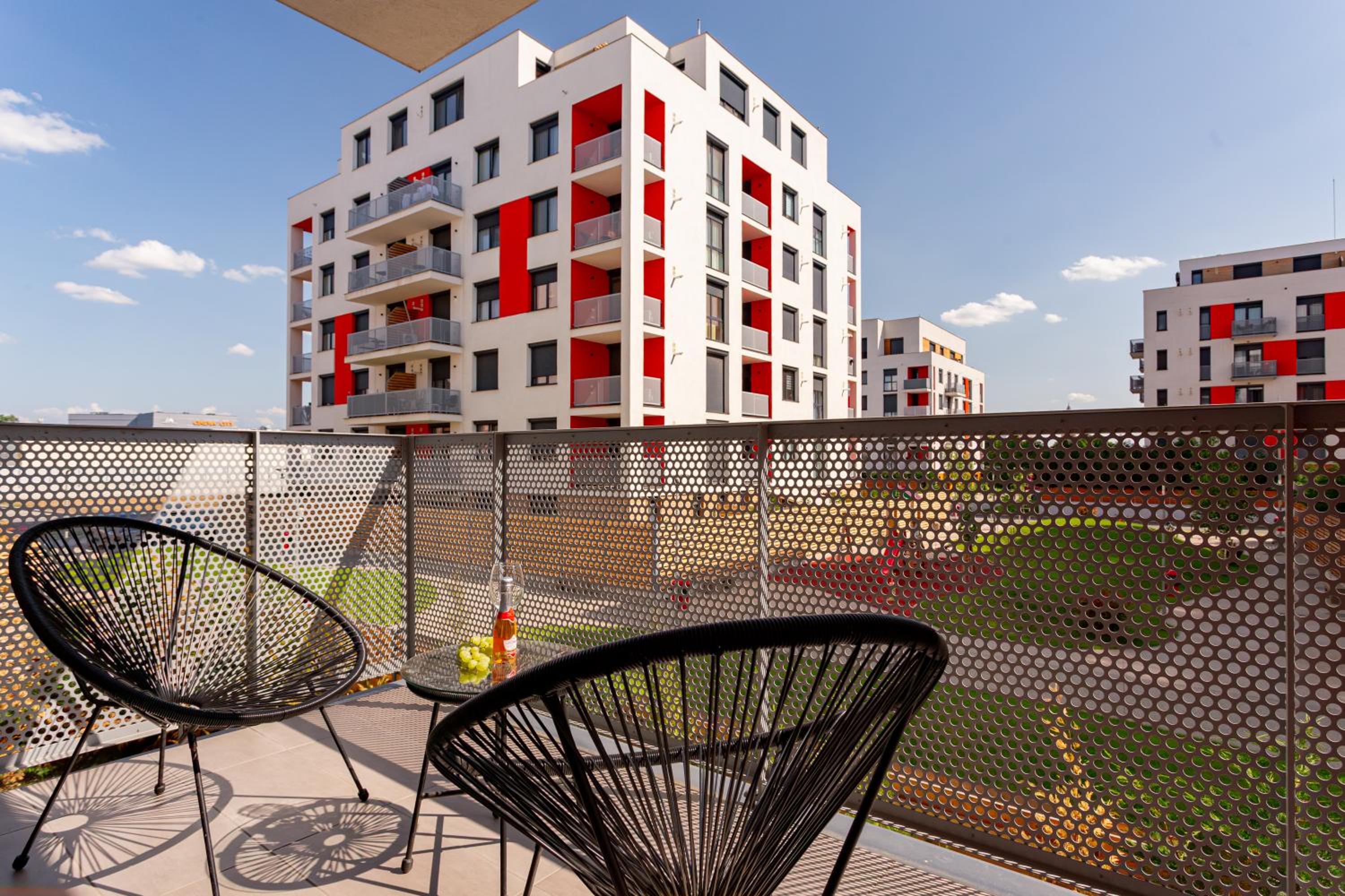 ARI Grand Black&White - 2BR with Terrace