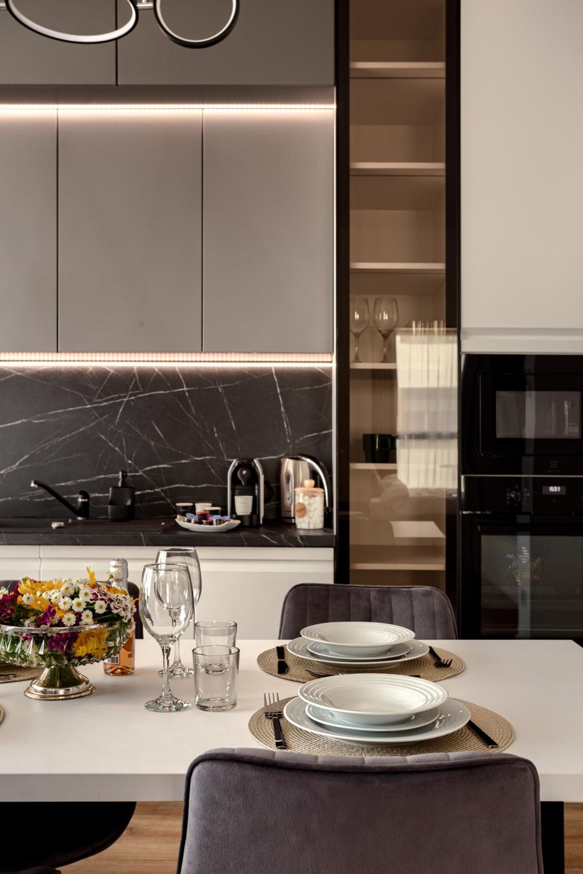 ARI Grand Black&White - 2BR with Terrace