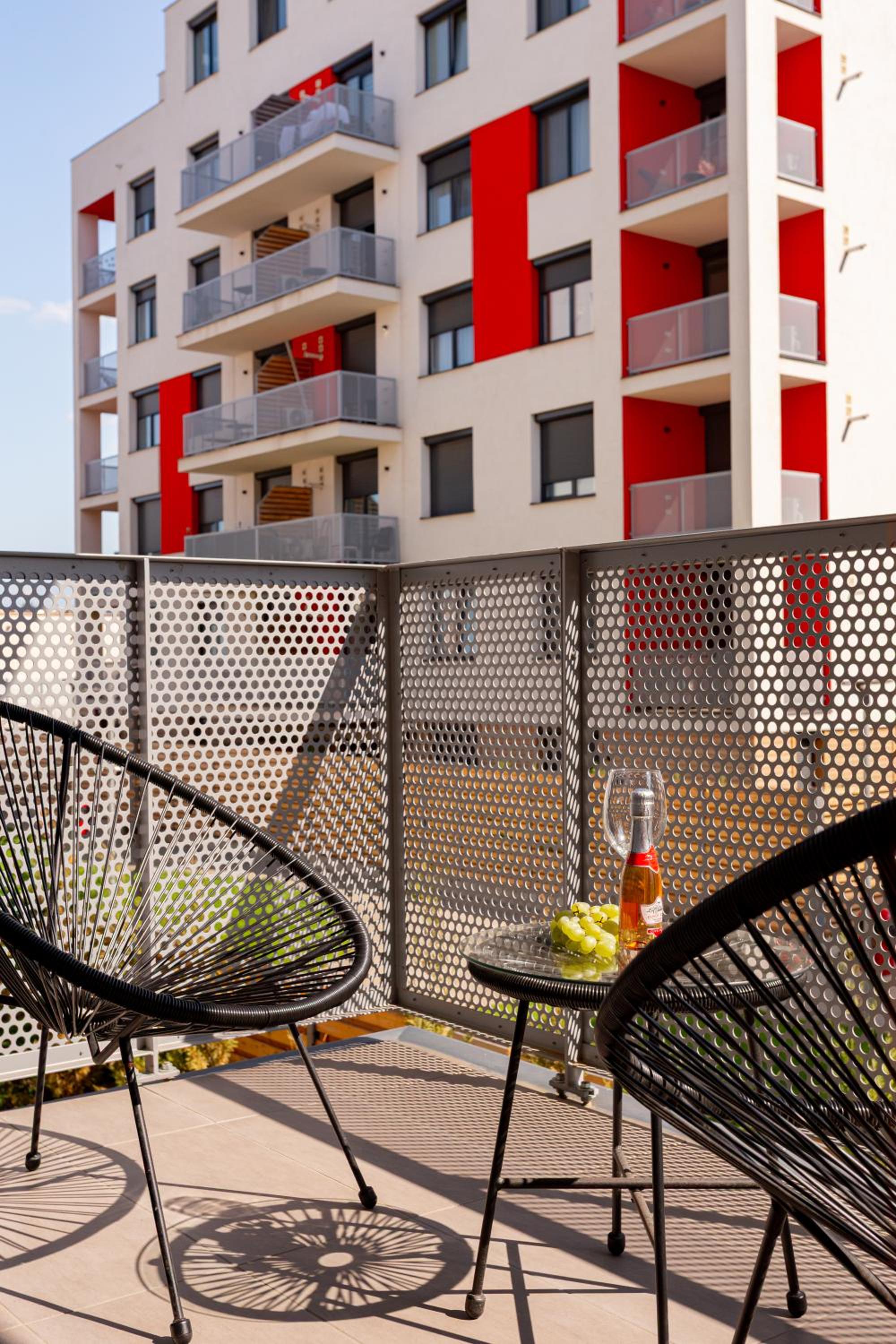 ARI Grand Black&White - 2BR with Terrace