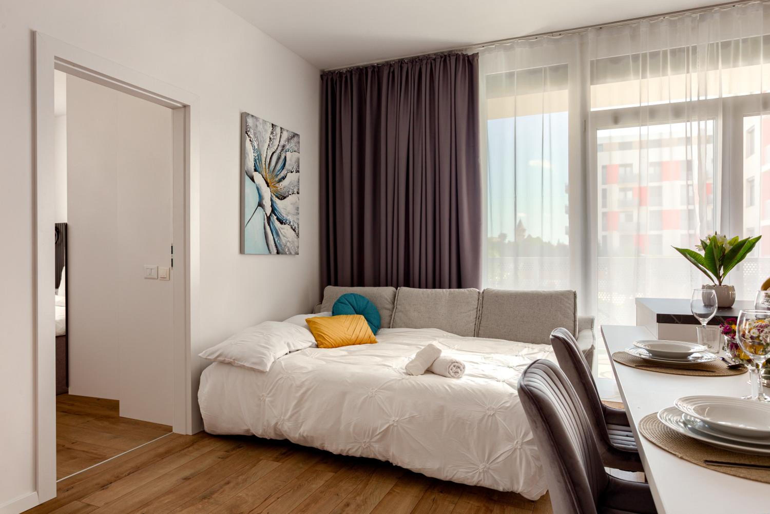ARI Grand Black&White - 2BR with Terrace