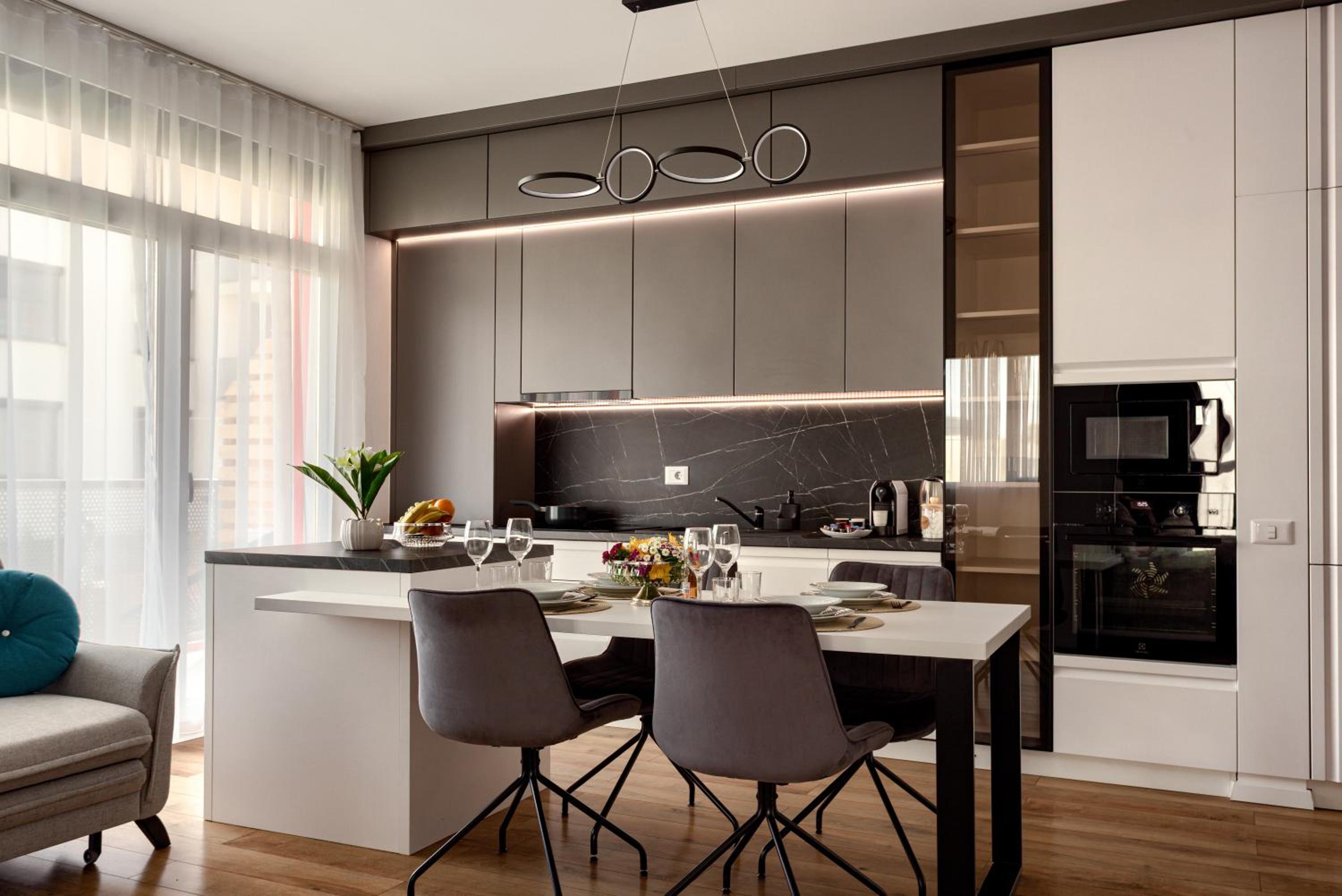 ARI Grand Black&White - 2BR with Terrace