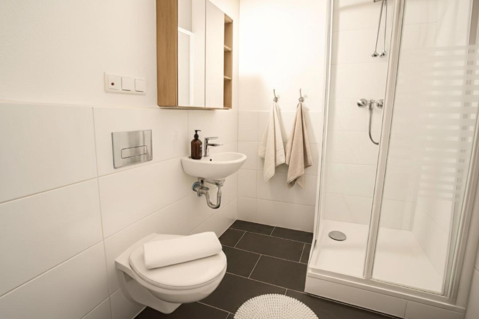 Modernes 2-Raum Apartment für 4 Personen mit Boxspringbetten, vollausgestatteter Küche und Balkon