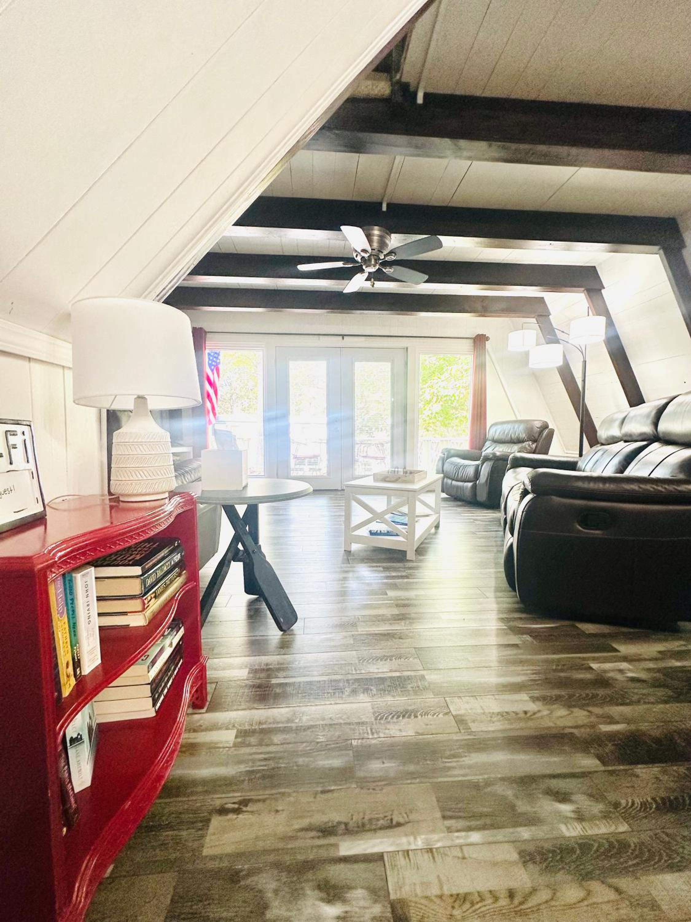 Kentucky Lake Family Cabin! Pet Friendly