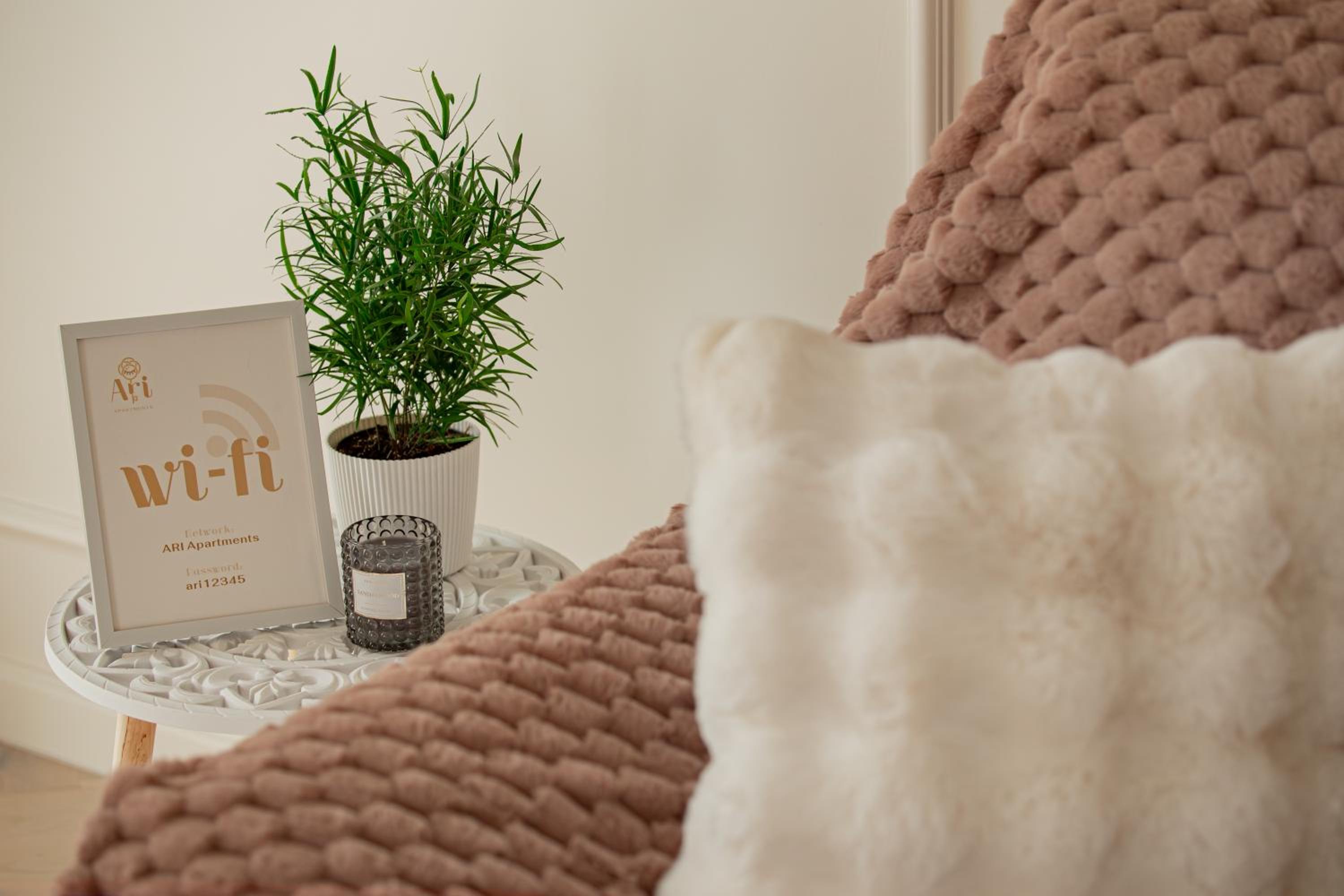 ARI Luxury Apartment with Balcony