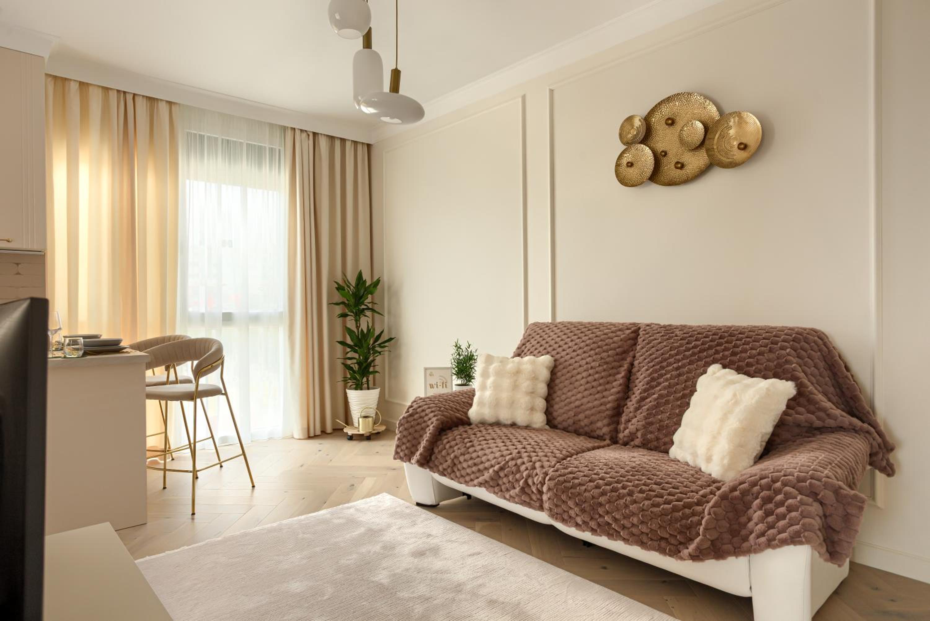 ARI Luxury Apartment with Balcony