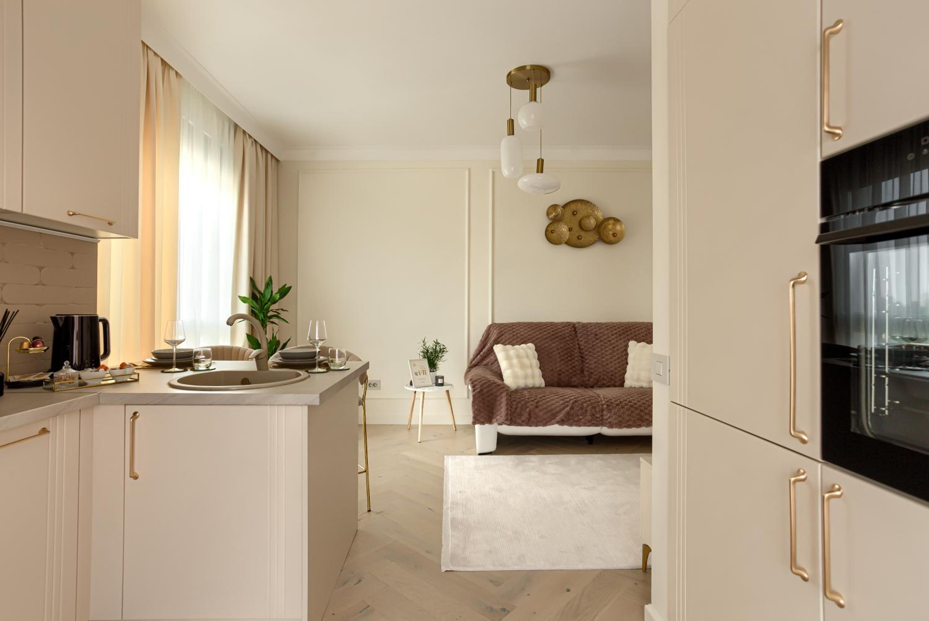 ARI Luxury Apartment with Balcony