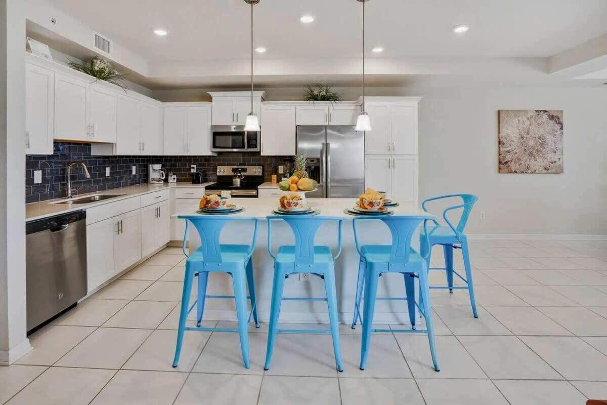Lovely 2BR Codo with 2Clubhouses & Kids Splash Pad