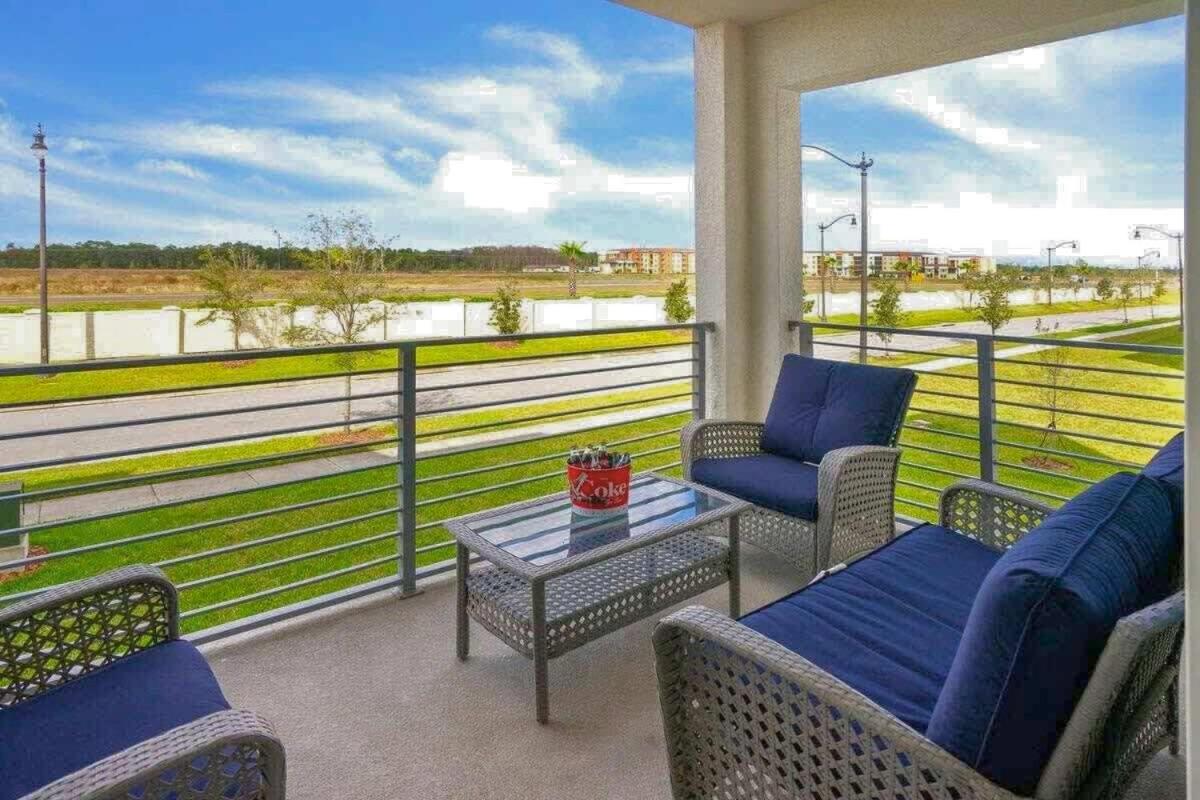 Lovely 2BR Codo with 2Clubhouses & Kids Splash Pad