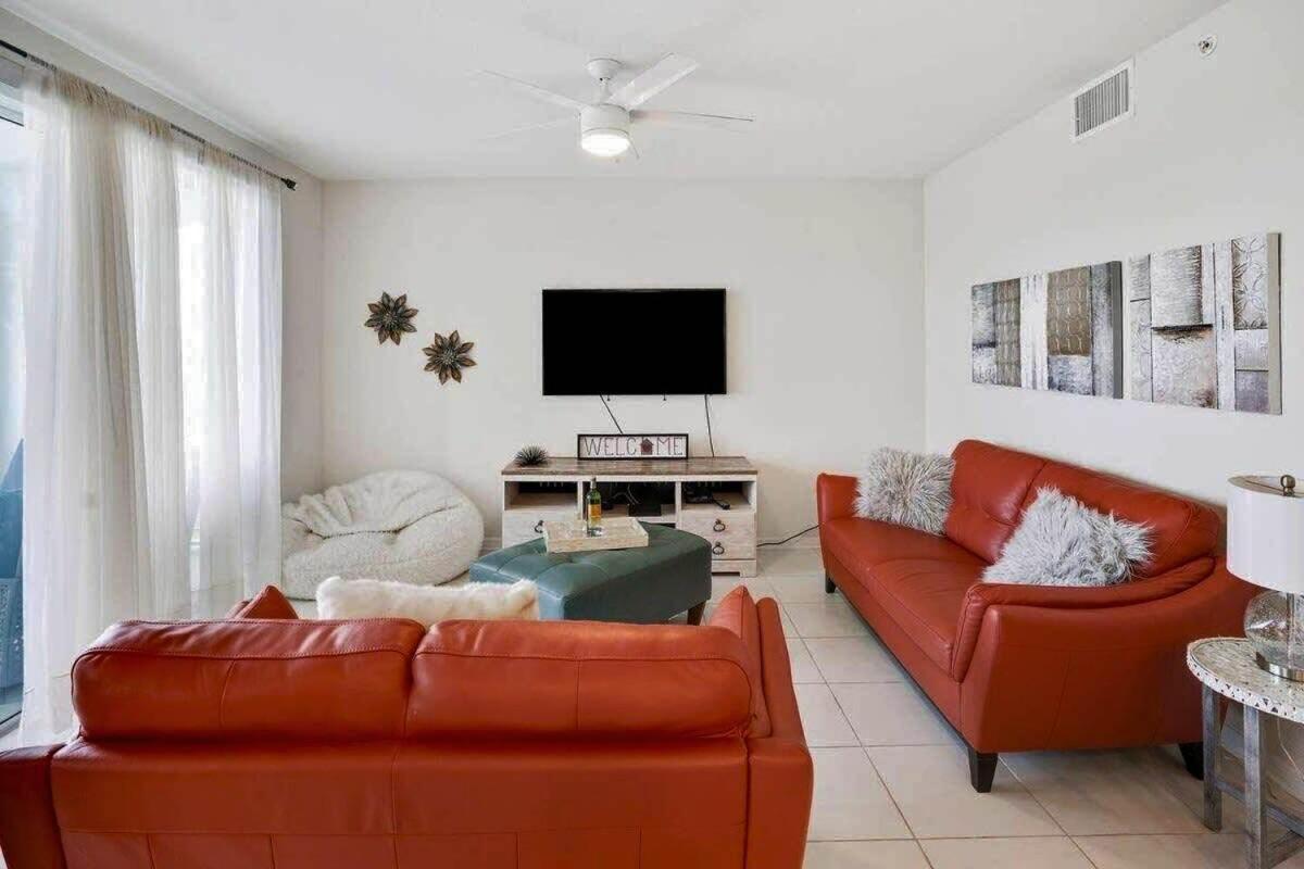 Lovely 2BR Codo with 2Clubhouses & Kids Splash Pad