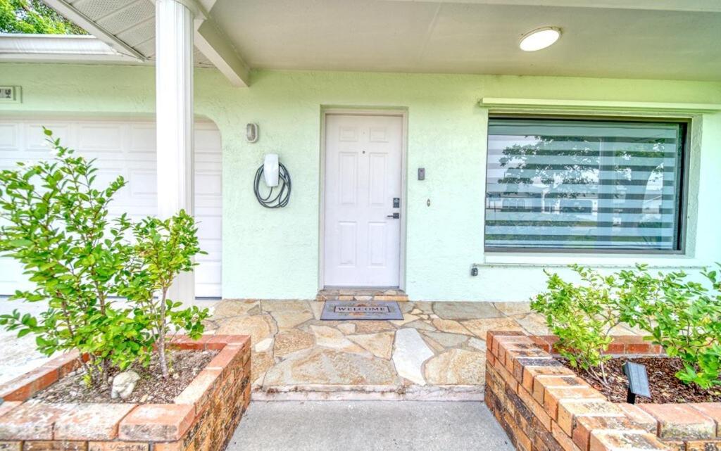 Kids- Friendly Stay in Cape! Heated Pool- Tesla charger & SPA