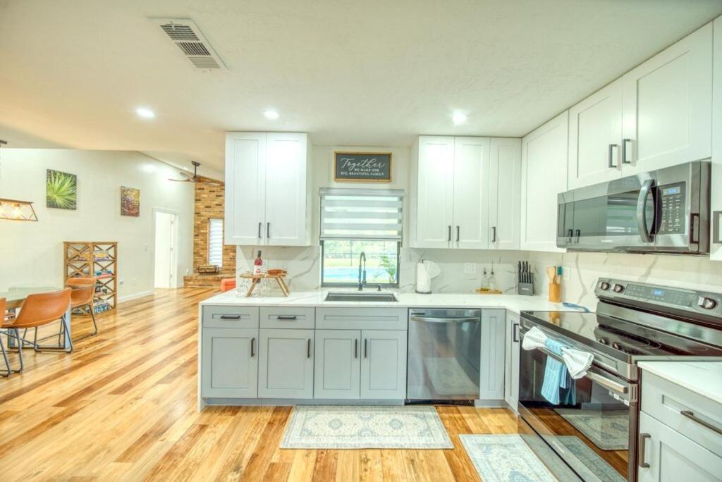 Kids- Friendly Stay in Cape! Heated Pool- Tesla charger & SPA