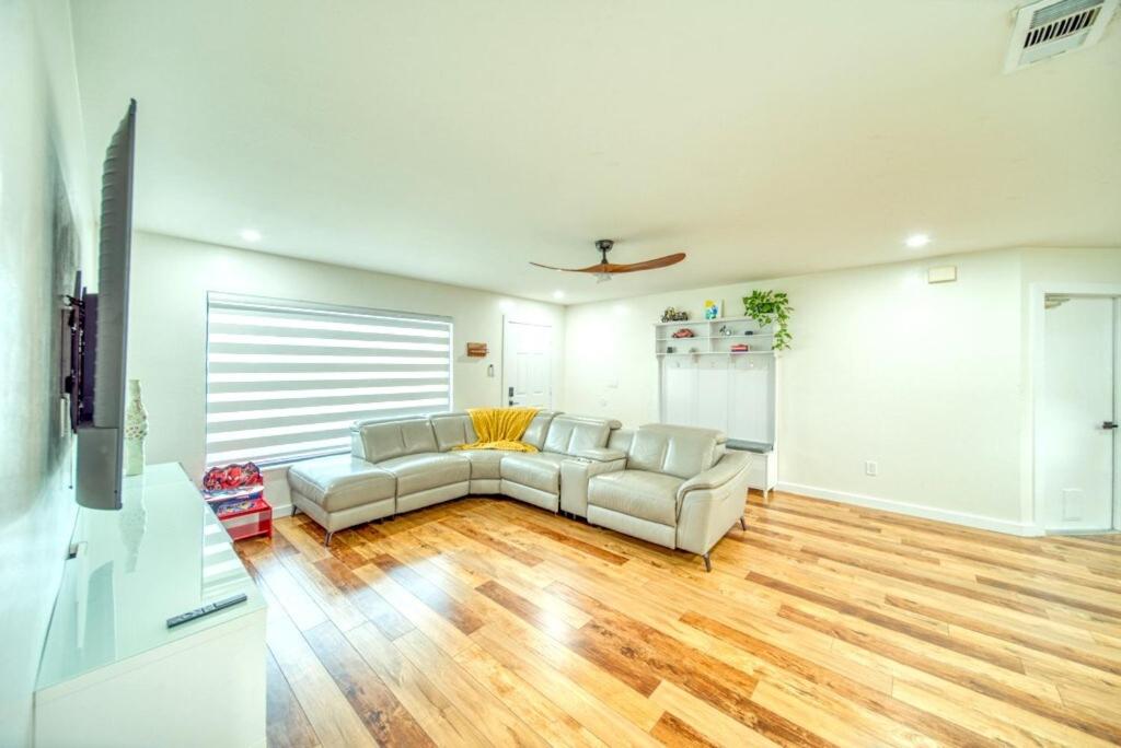 Kids- Friendly Stay in Cape! Heated Pool- Tesla charger & SPA
