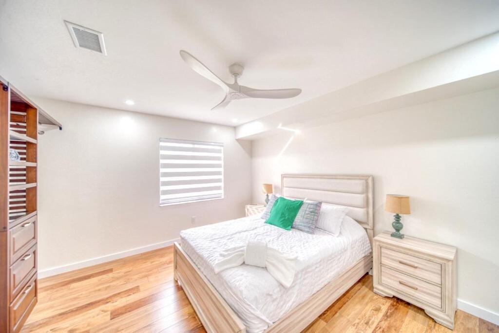 Kids- Friendly Stay in Cape! Heated Pool- Tesla charger & SPA