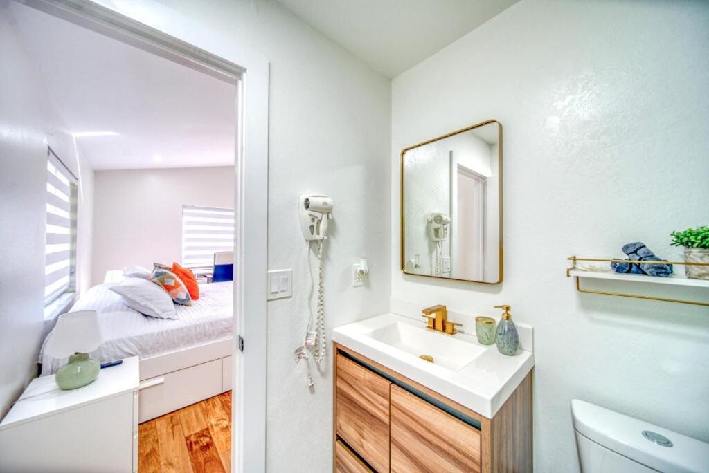 Kids- Friendly Stay in Cape! Heated Pool- Tesla charger & SPA