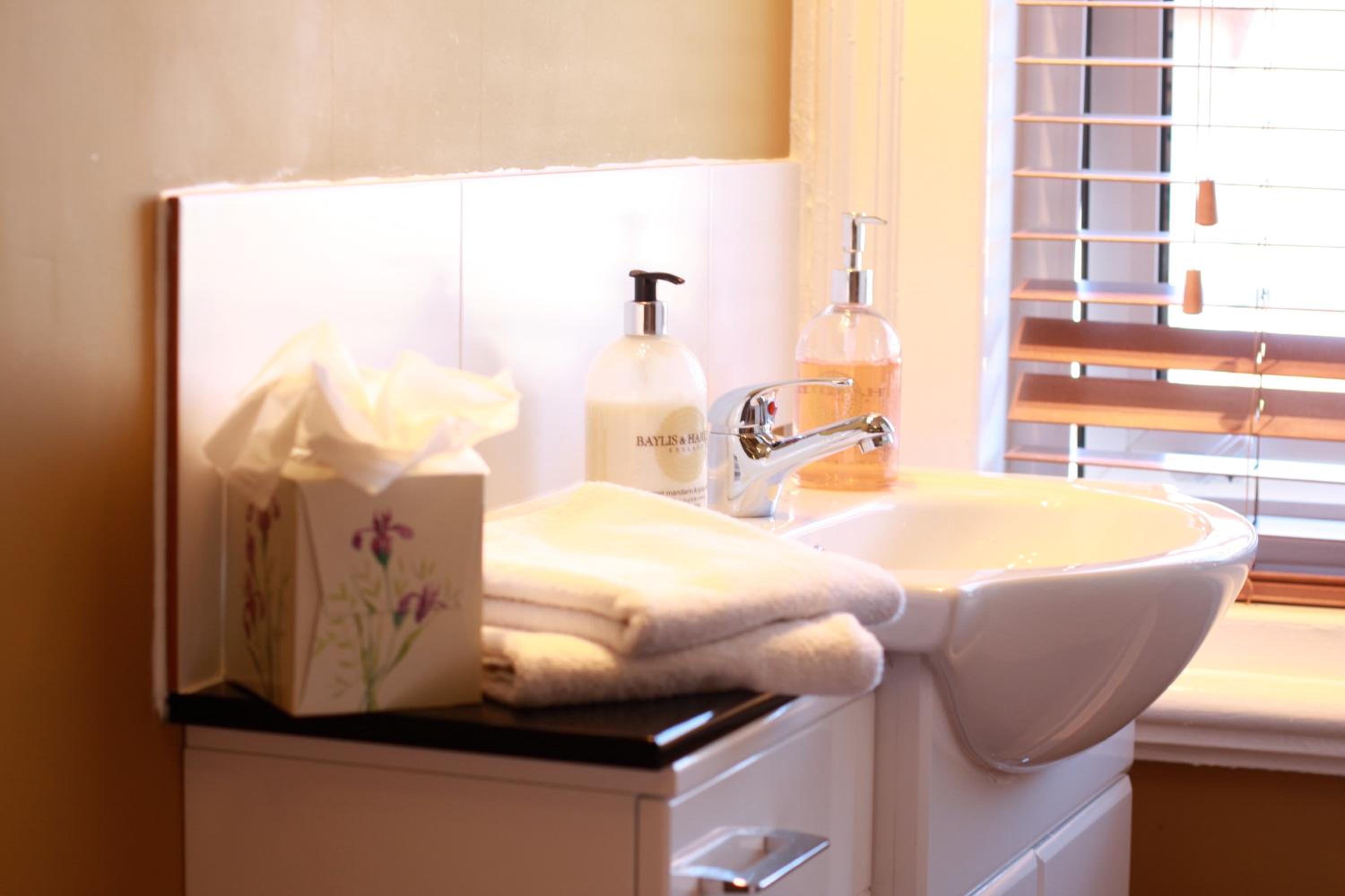 Brentwood Guest House - Image 3