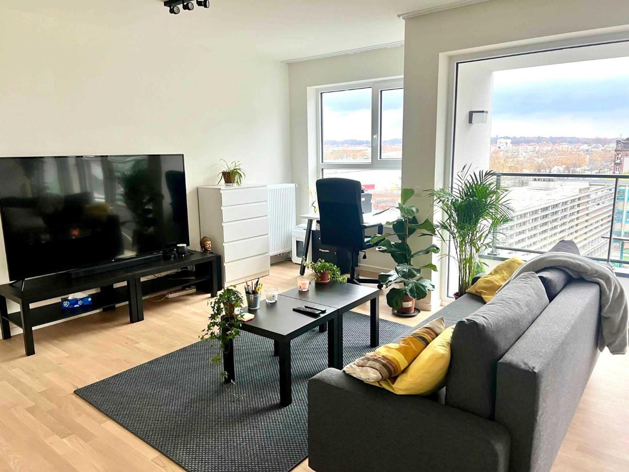 Family-Friendly Apartment Steps from Atomium - City Center 6 min