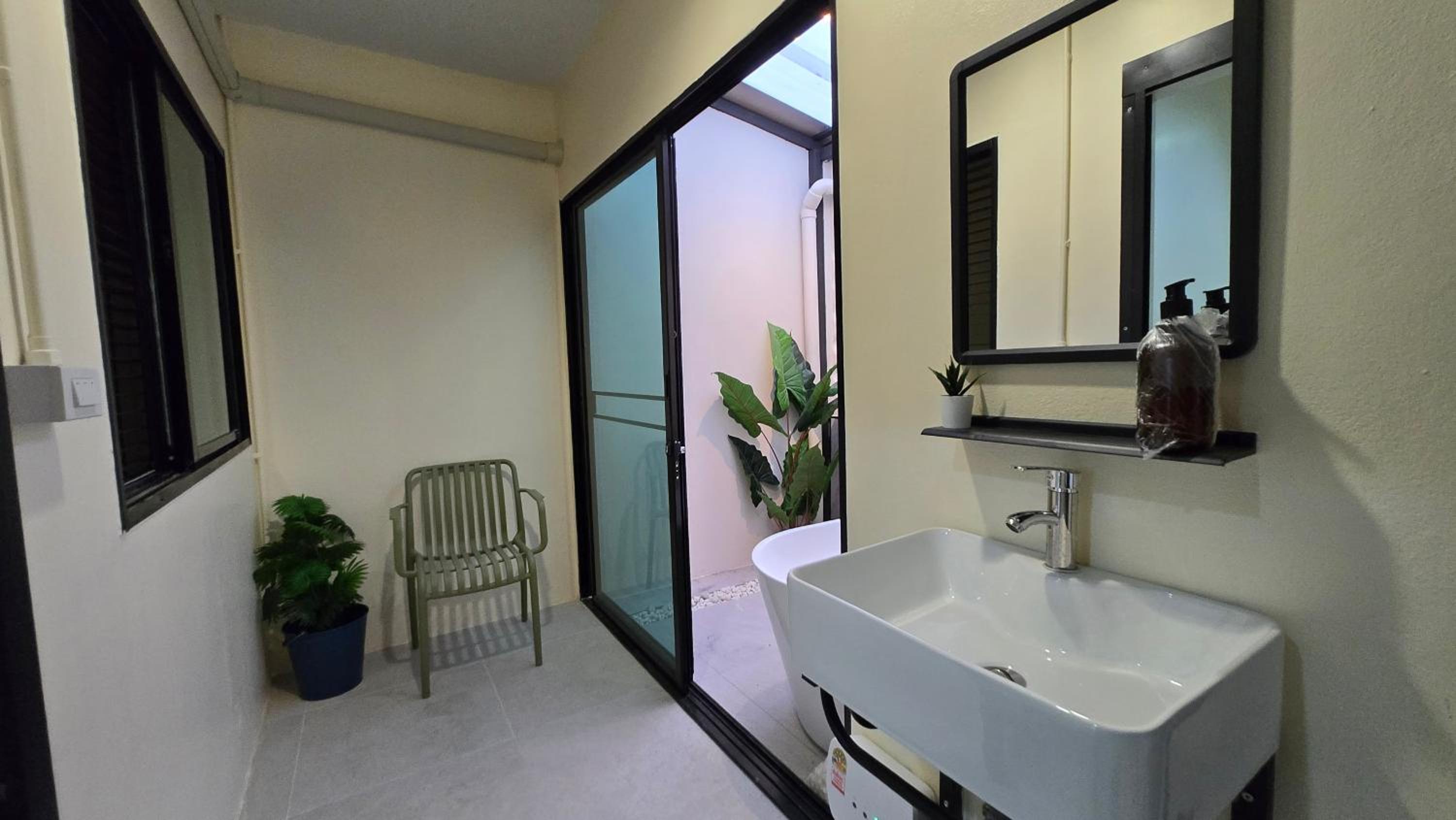 TownHouse near Central Ladprao with bathtub
