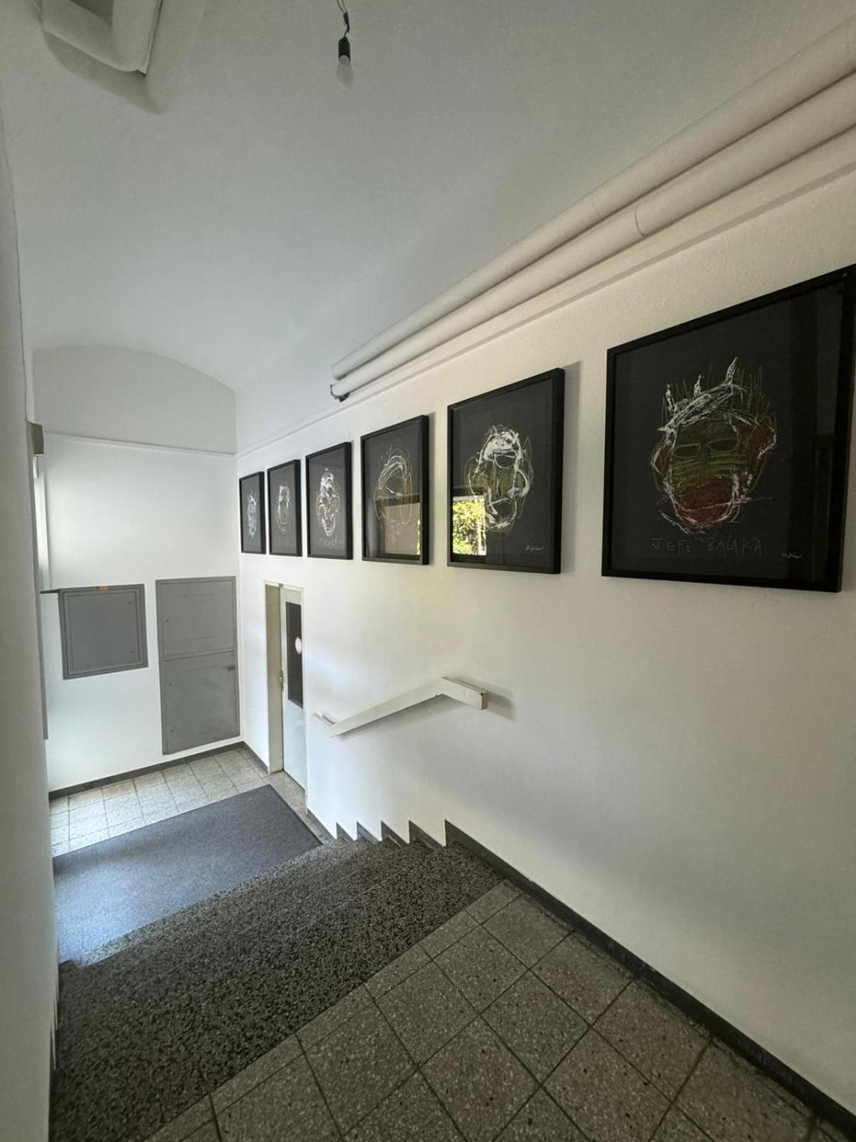 NUMBR25 - self service & low budget Hotel