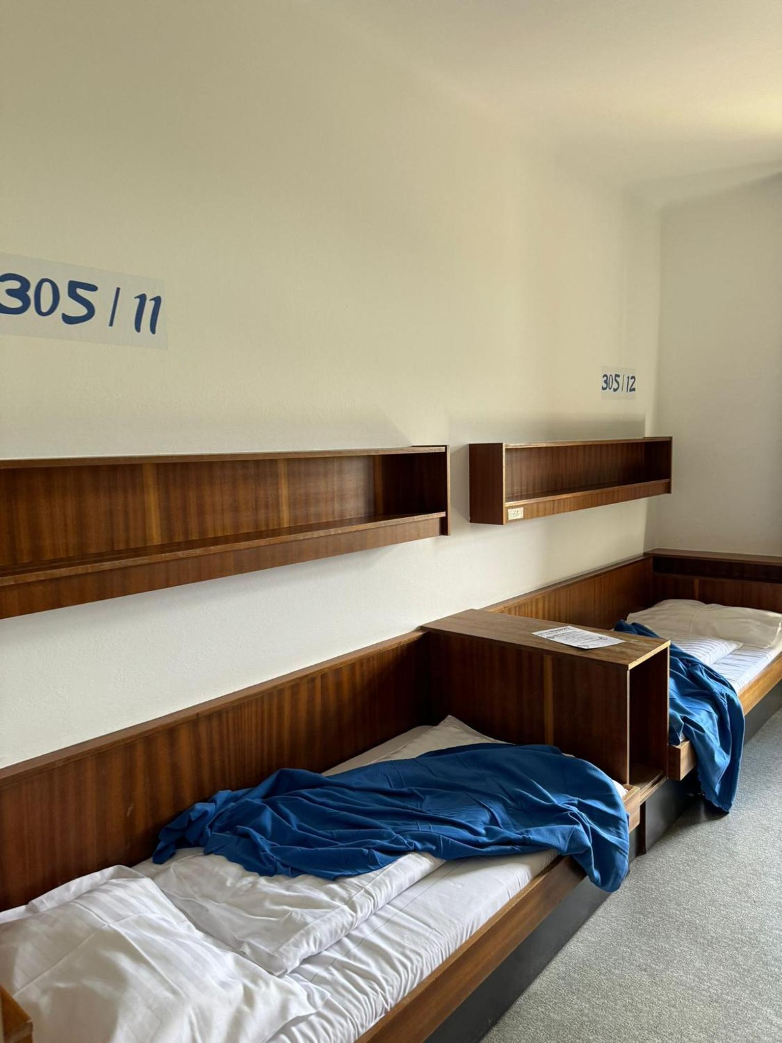 NUMBR25 - self service & low budget Hotel