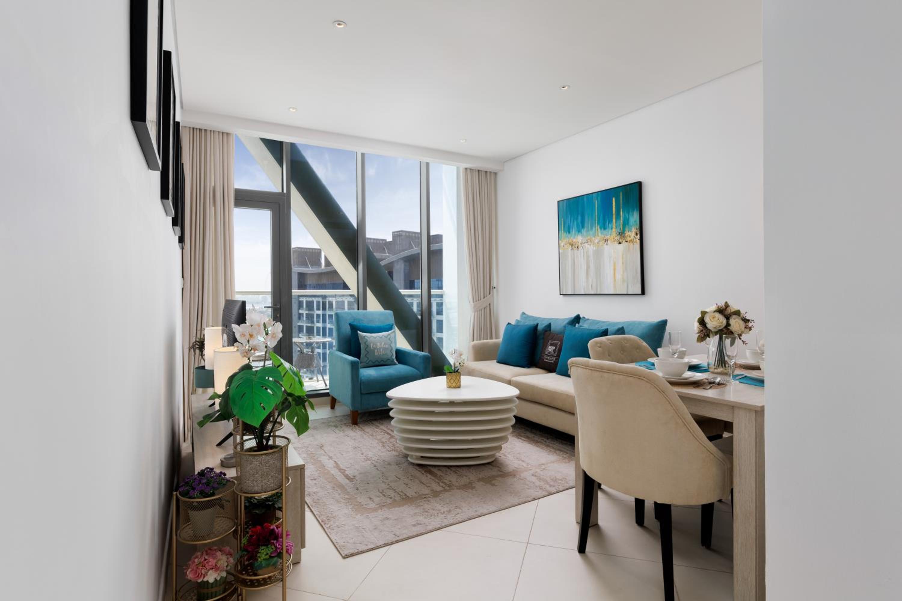 Maison Privee - Elegant Palm Retreat with Iconic Sea & Marina Vws