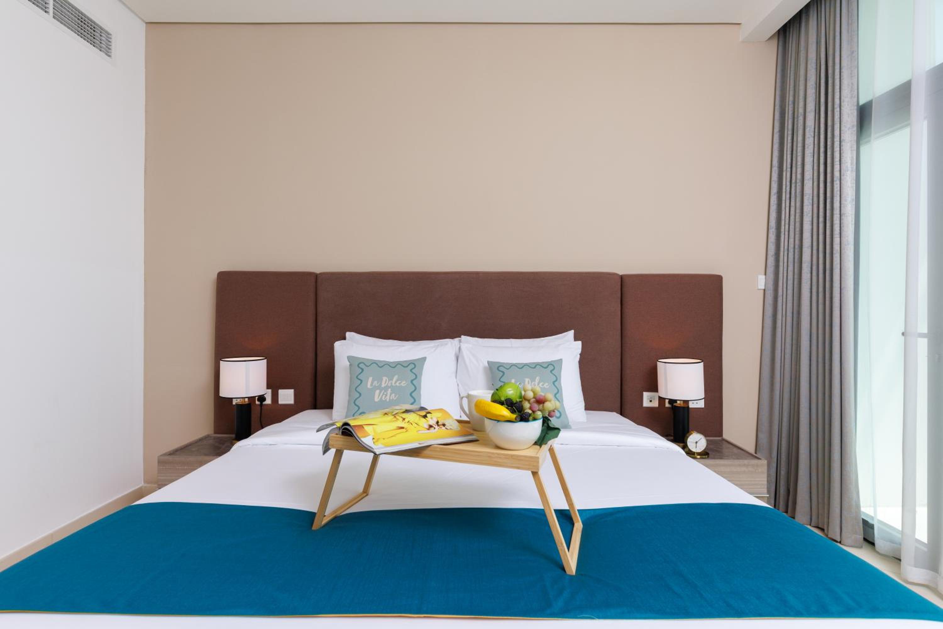 Maison Privee - Elegant Palm Retreat with Iconic Sea & Marina Vws