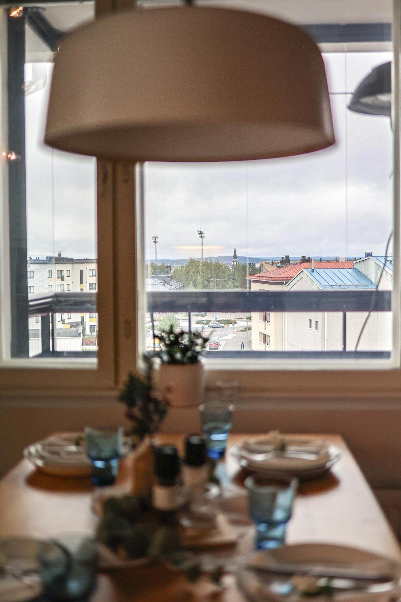Cozy Rooftop apartment By BookLapland