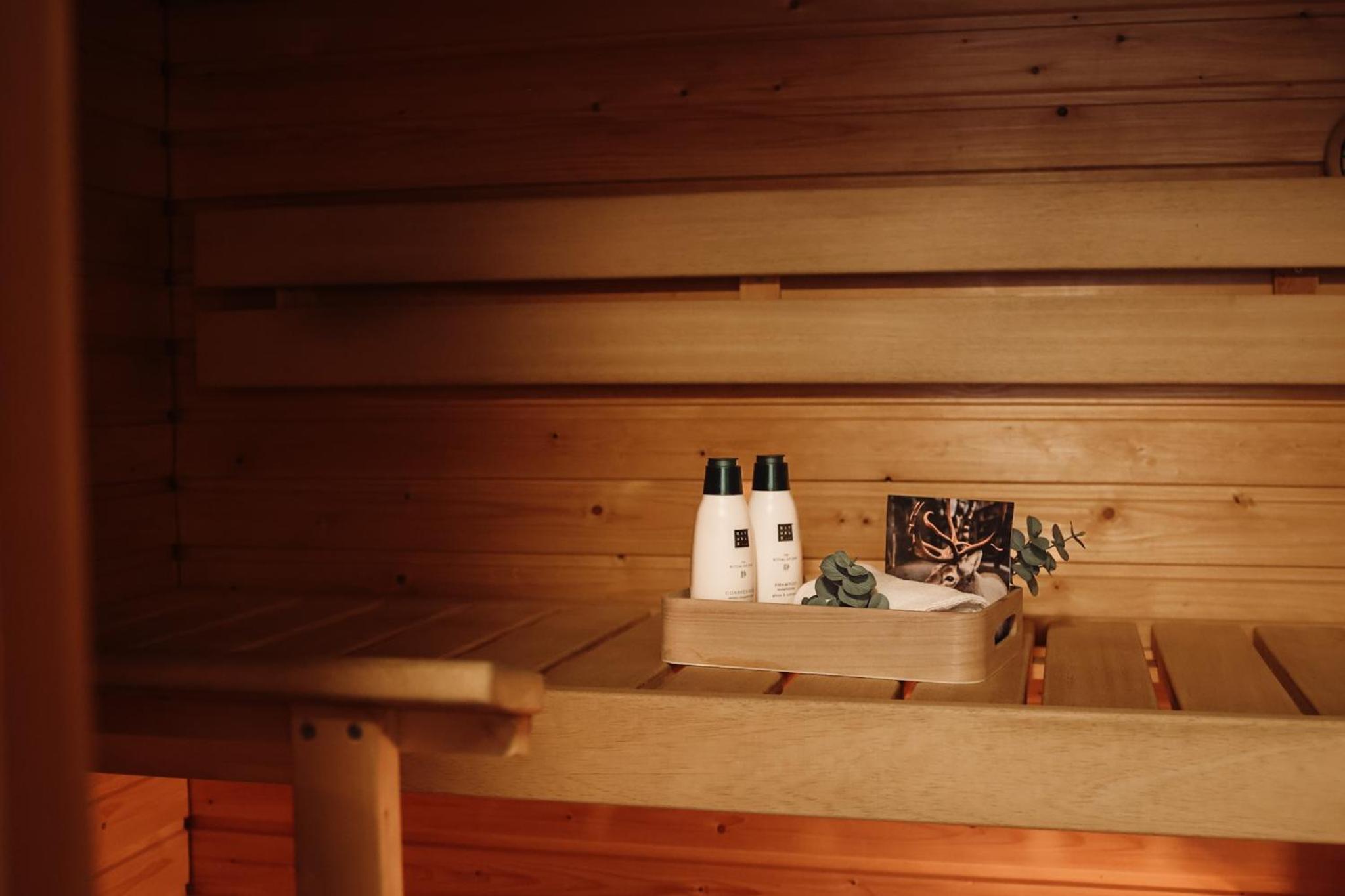 Cozy Rooftop apartment By BookLapland
