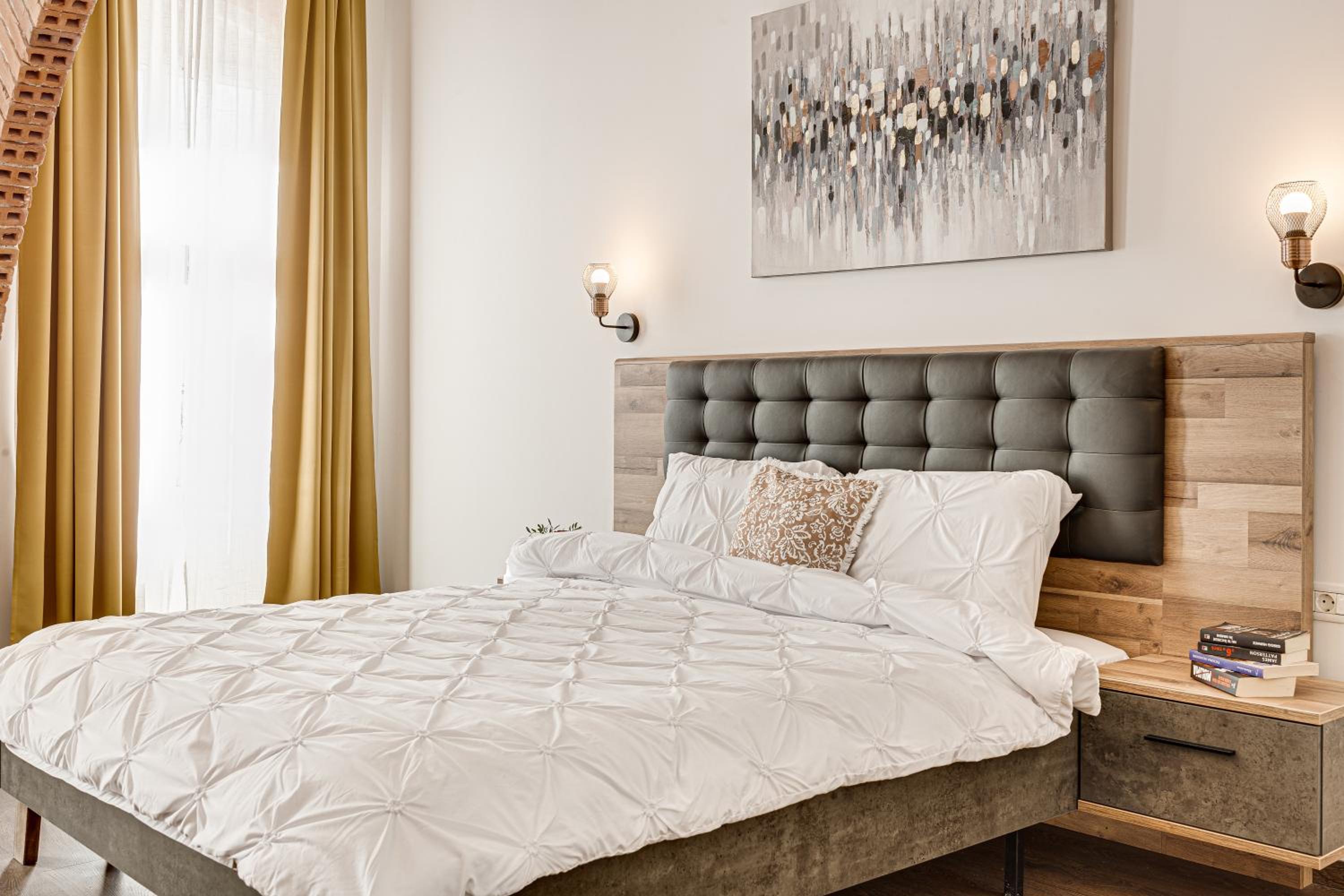 ARI Central Grand Apartment