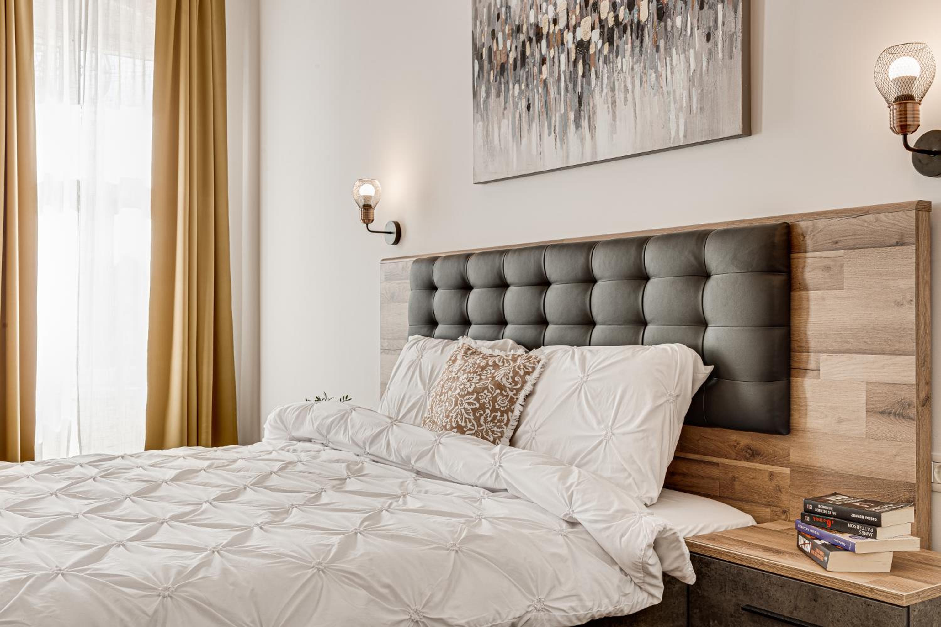 ARI Central Grand Apartment