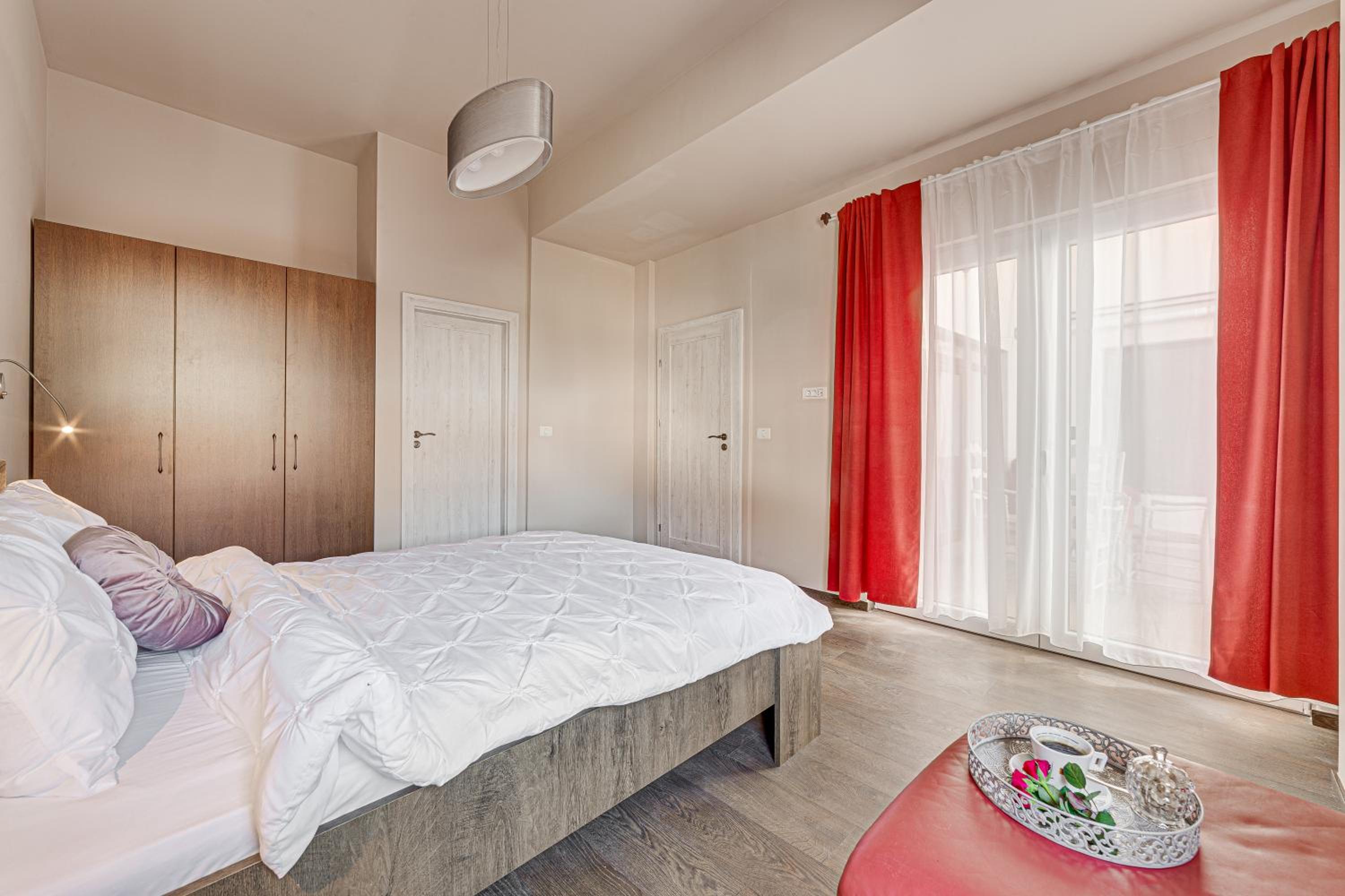 ARI Central Grand Apartment