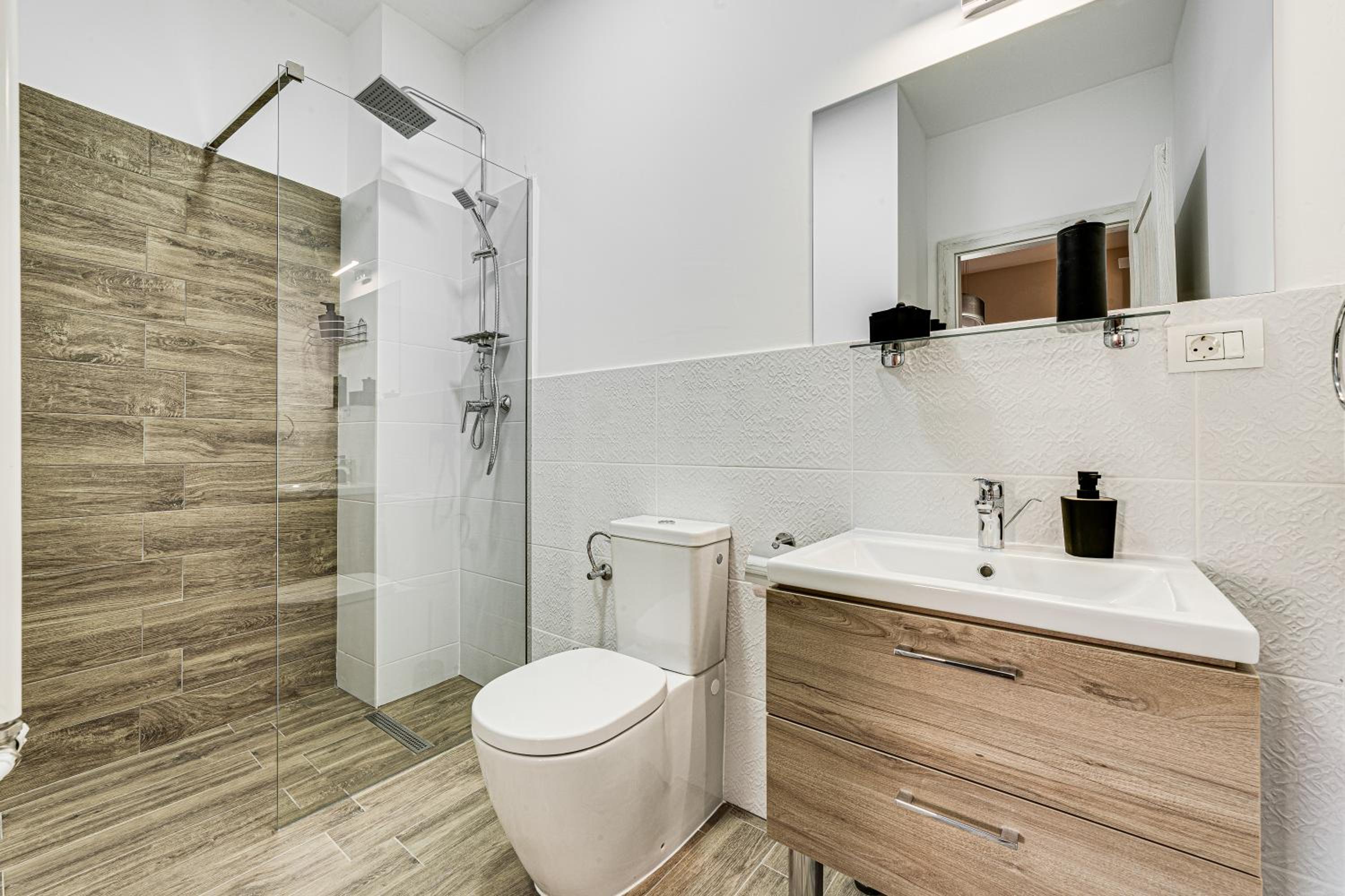 ARI Central Grand Apartment