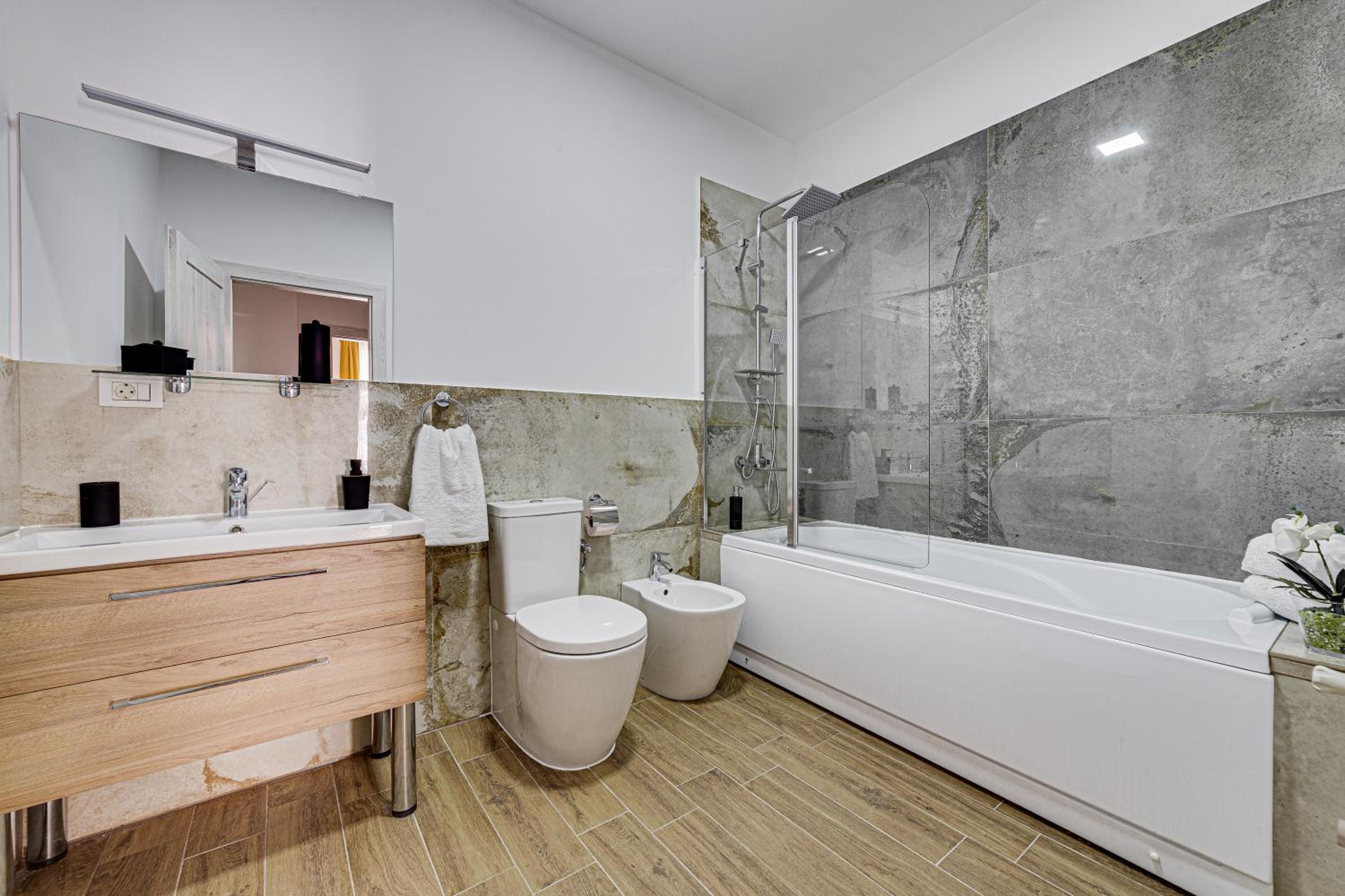 ARI Central Grand Apartment