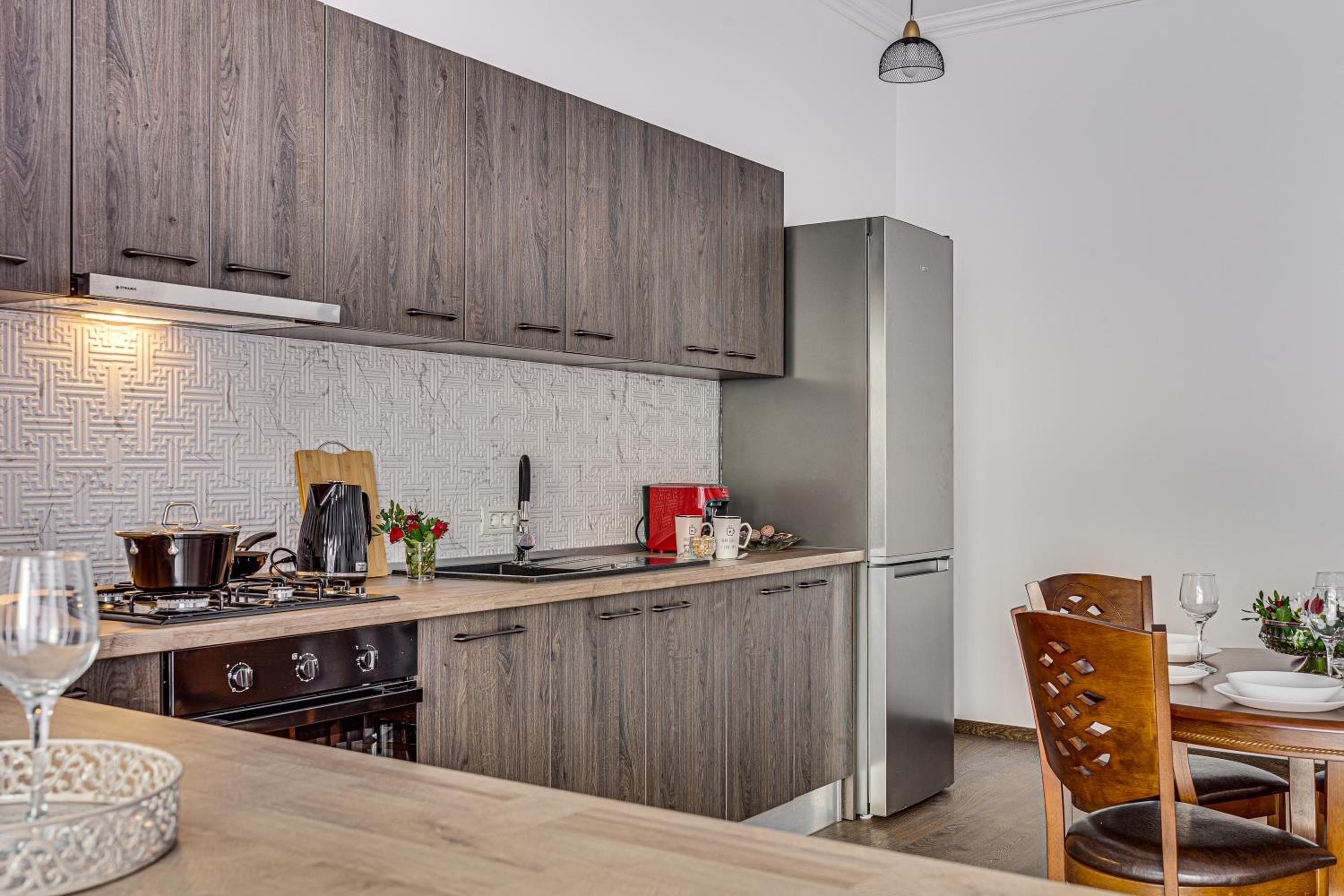 ARI Central Grand Apartment