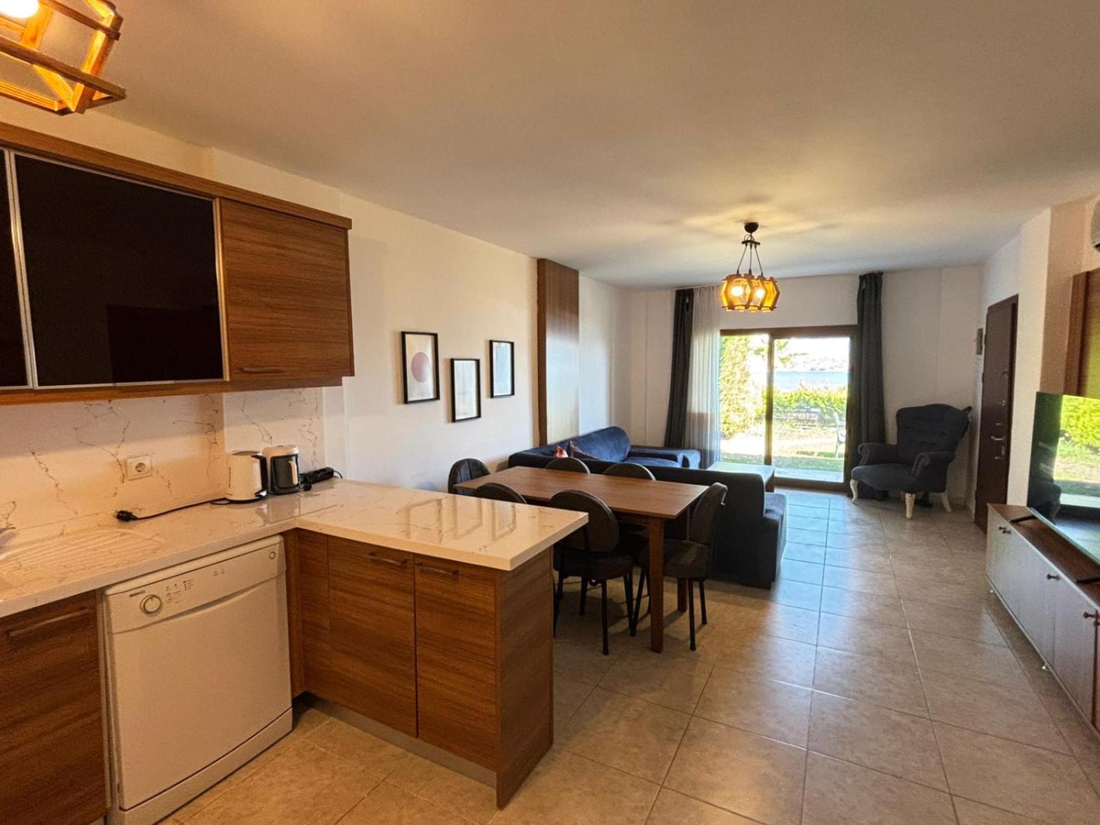 aura residence