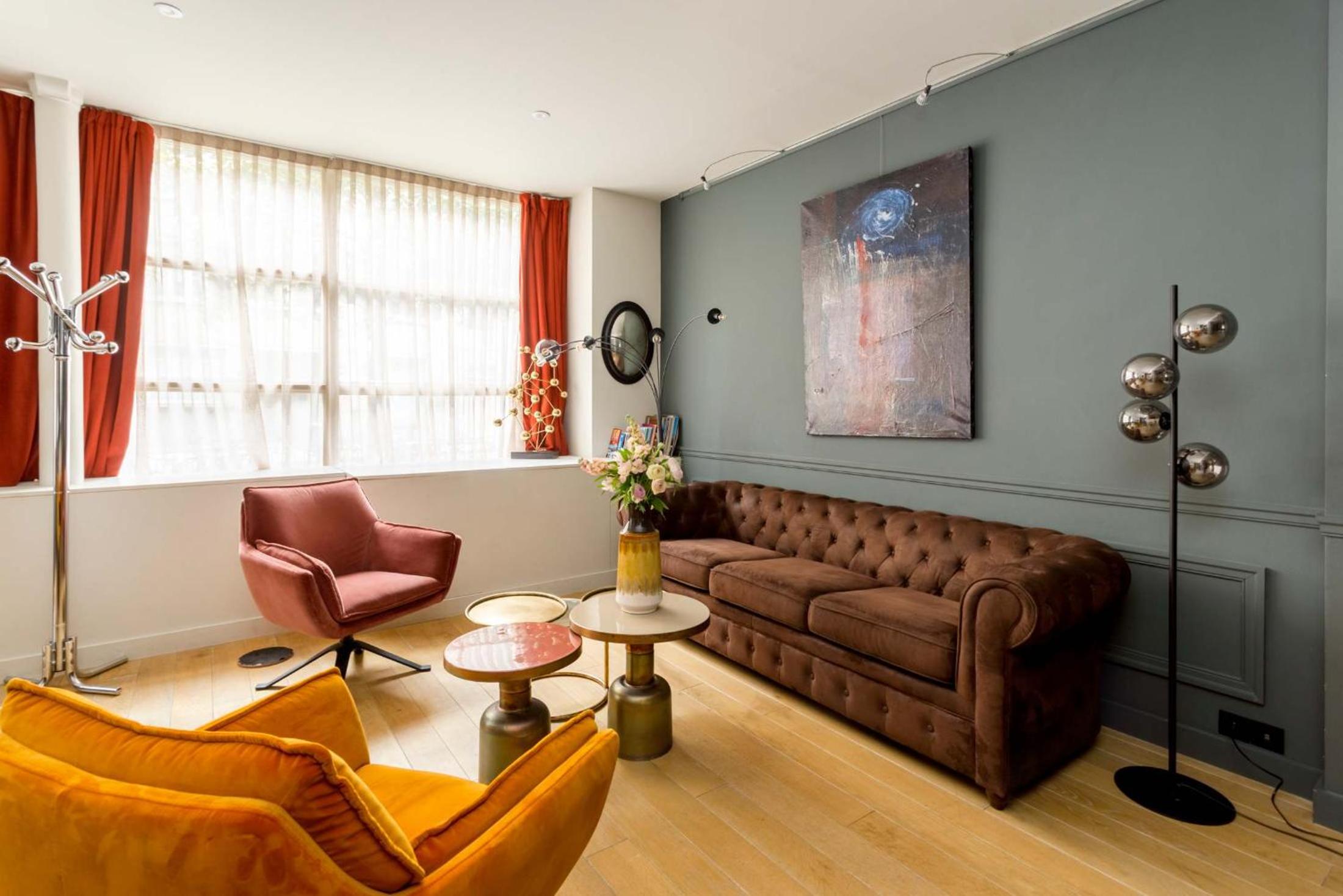 Place des Vosges Apartment with Air Conditioning