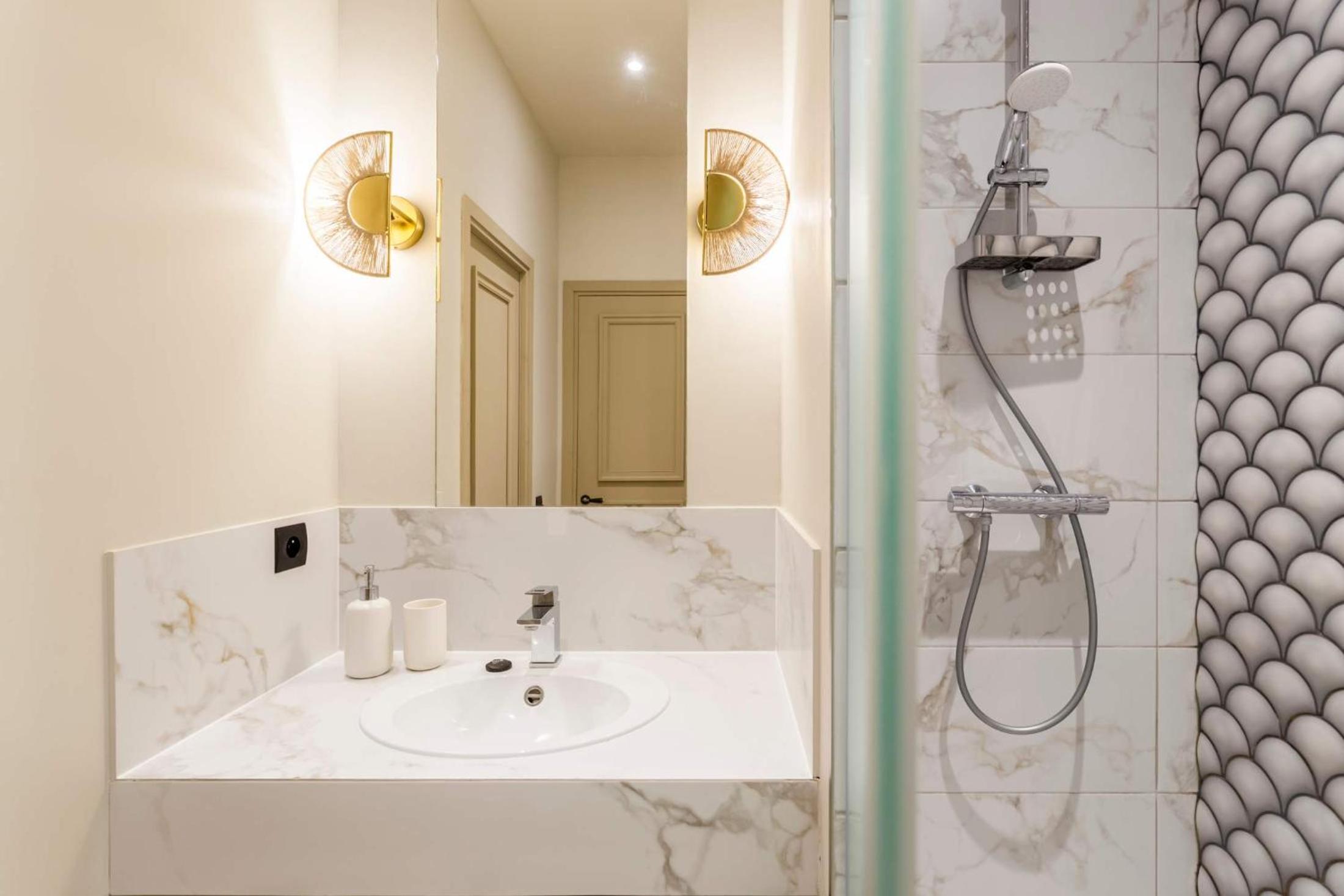 Place des Vosges Apartment with Air Conditioning