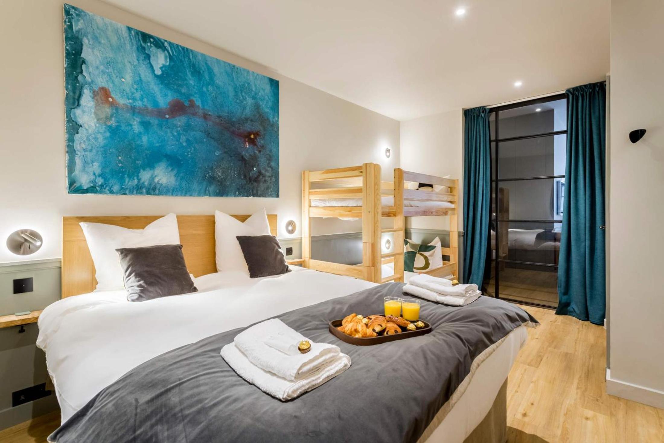 Place des Vosges Apartment with Air Conditioning
