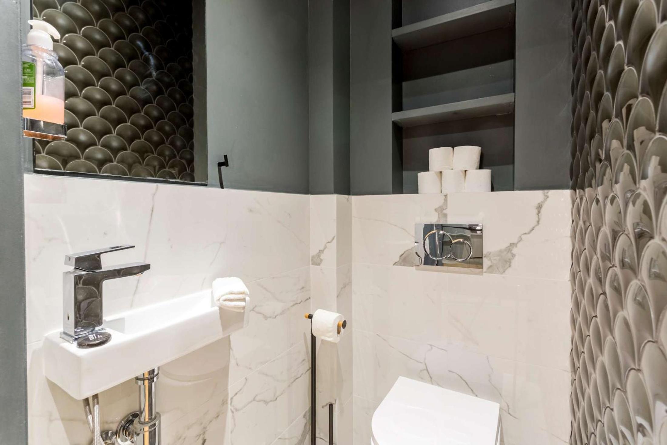 Place des Vosges Apartment with Air Conditioning