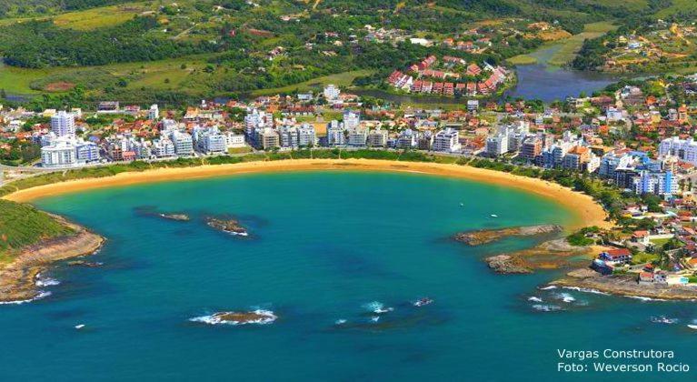 Lindo apartamento frente mar Peracanga