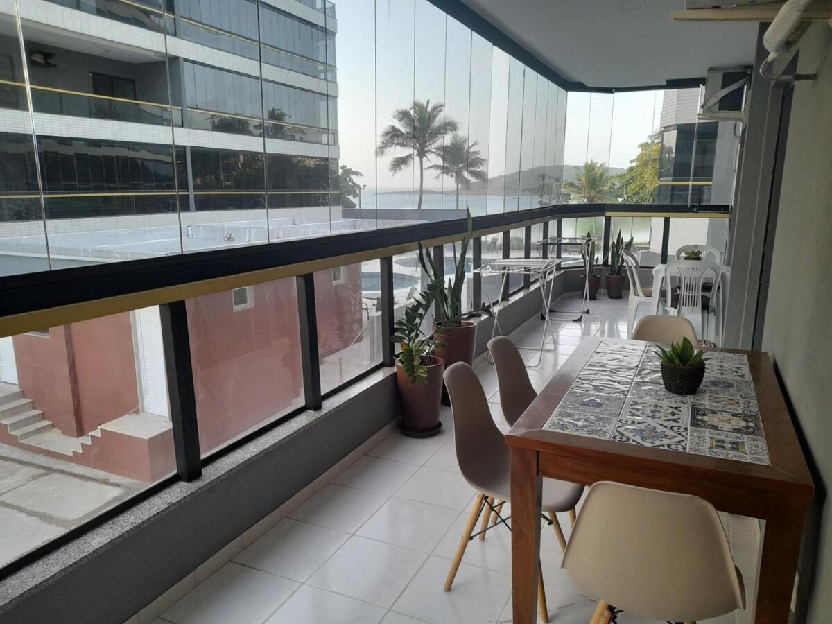 Lindo apartamento frente mar Peracanga