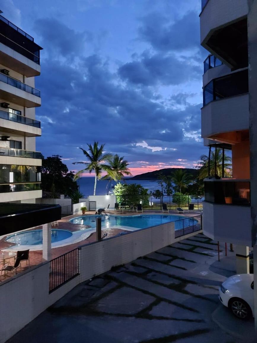 Lindo apartamento frente mar Peracanga